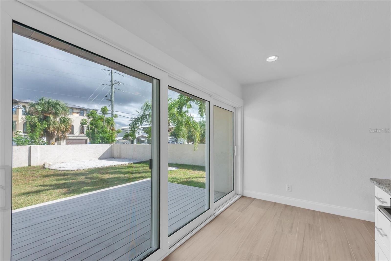 Image 16 of 42 For 907 Narcissus Avenue