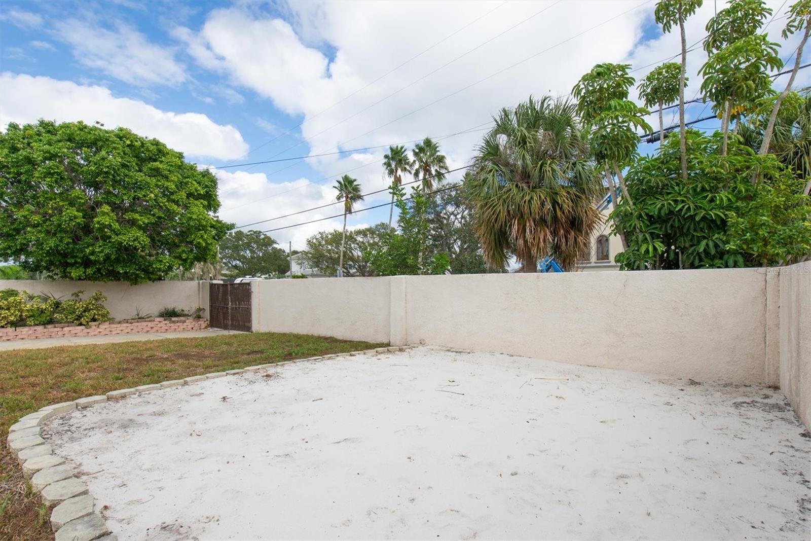 Image 29 of 42 For 907 Narcissus Avenue