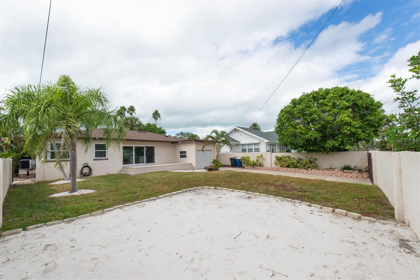 Image 30 of 42 For 907 Narcissus Avenue