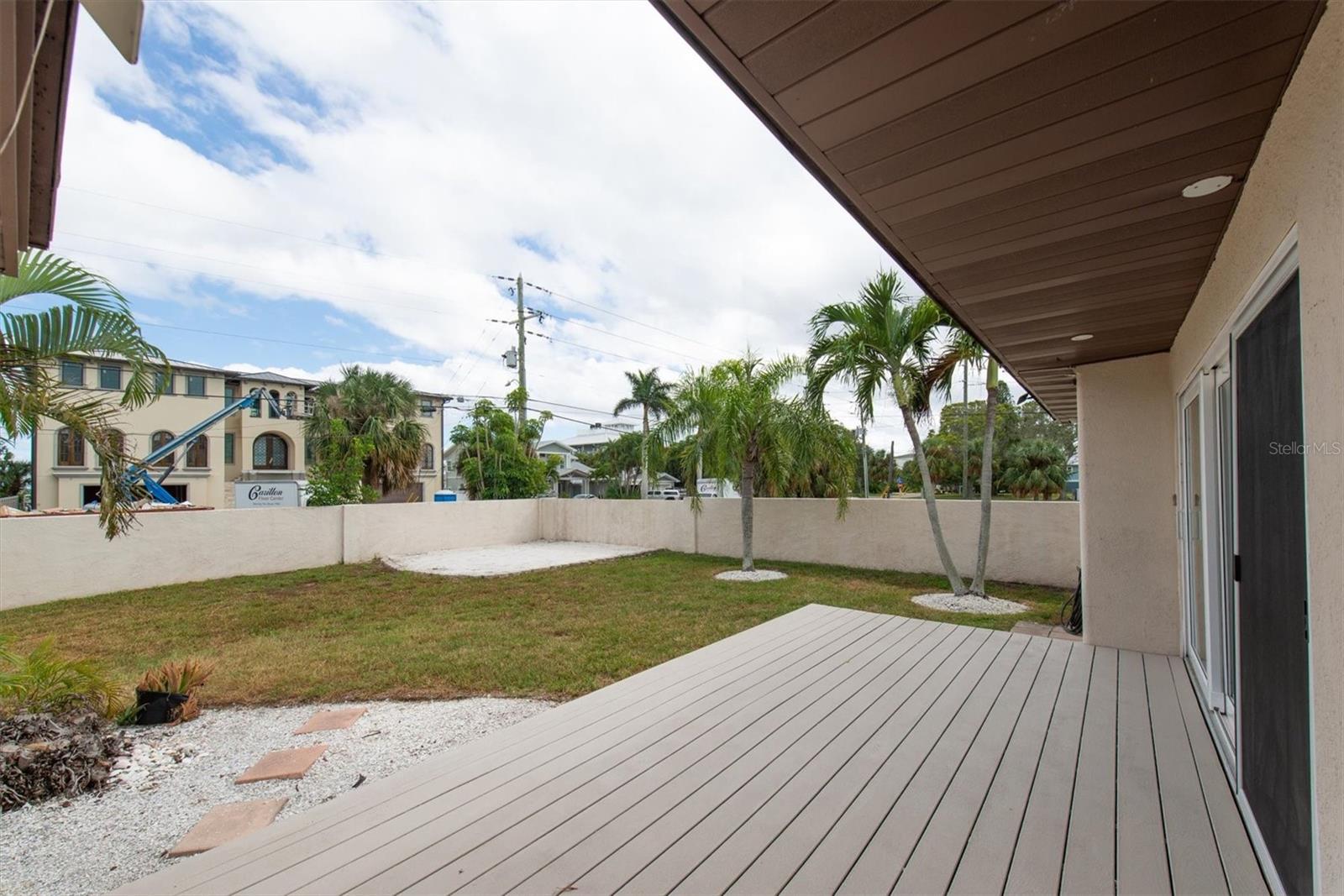 Image 32 of 42 For 907 Narcissus Avenue