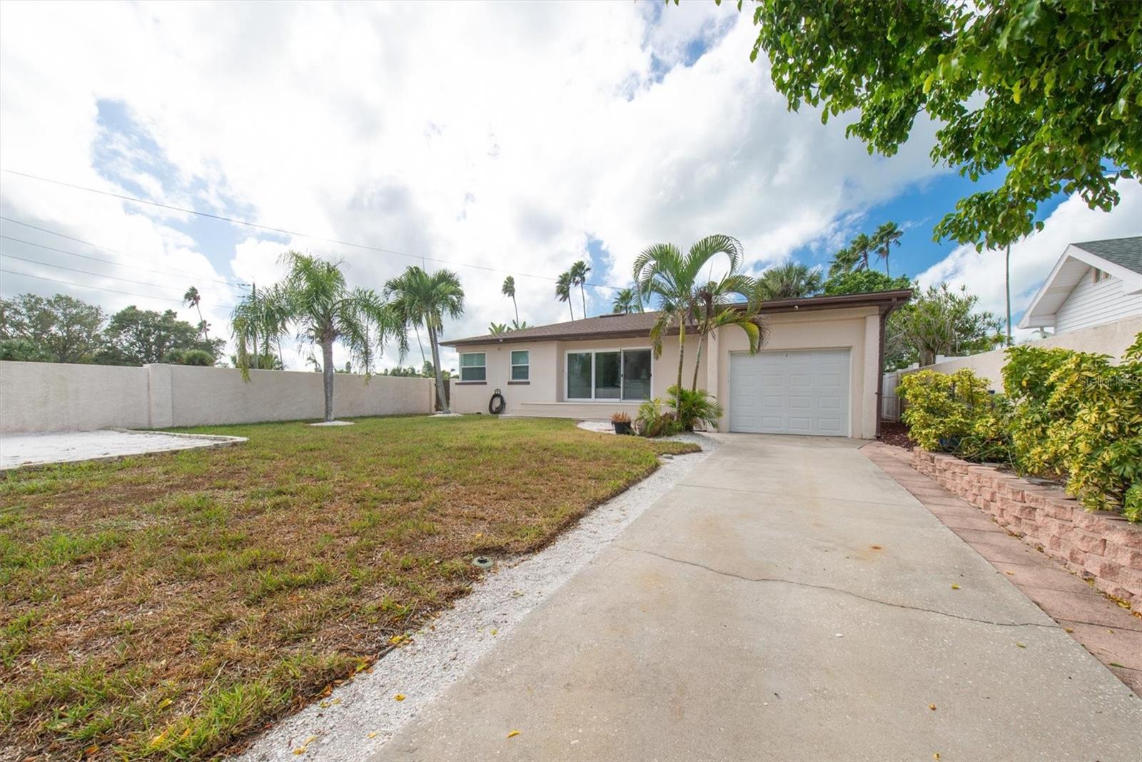 Image 34 of 42 For 907 Narcissus Avenue