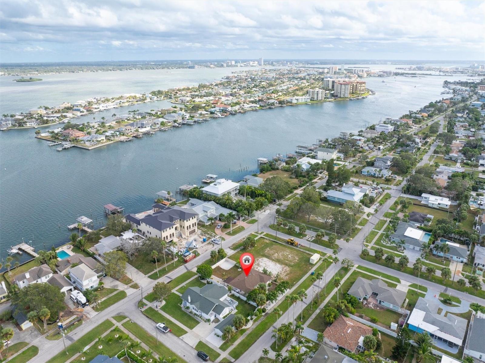 Image 41 of 42 For 907 Narcissus Avenue