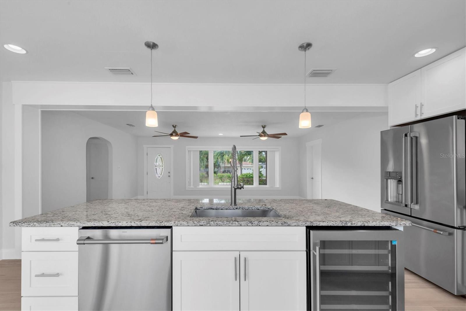 Image 7 of 42 For 907 Narcissus Avenue