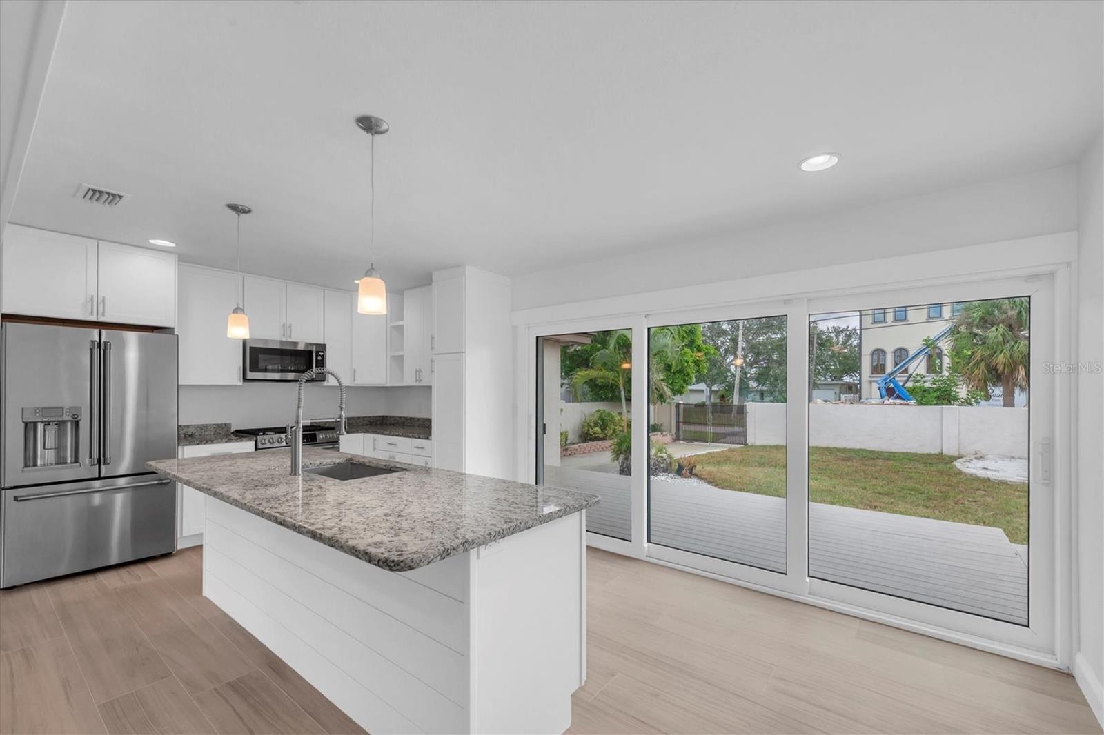 Image 8 of 42 For 907 Narcissus Avenue