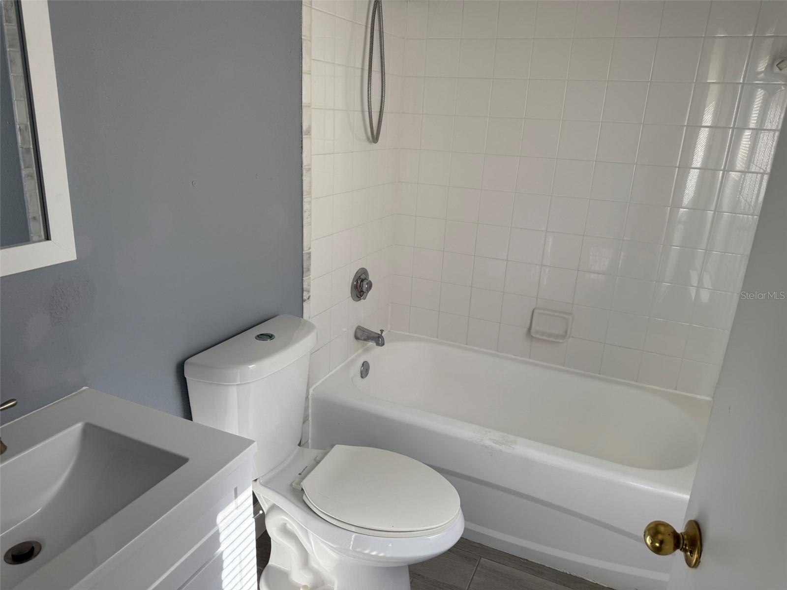 Image 11 of 34 For 1325 Lyonshire Drive