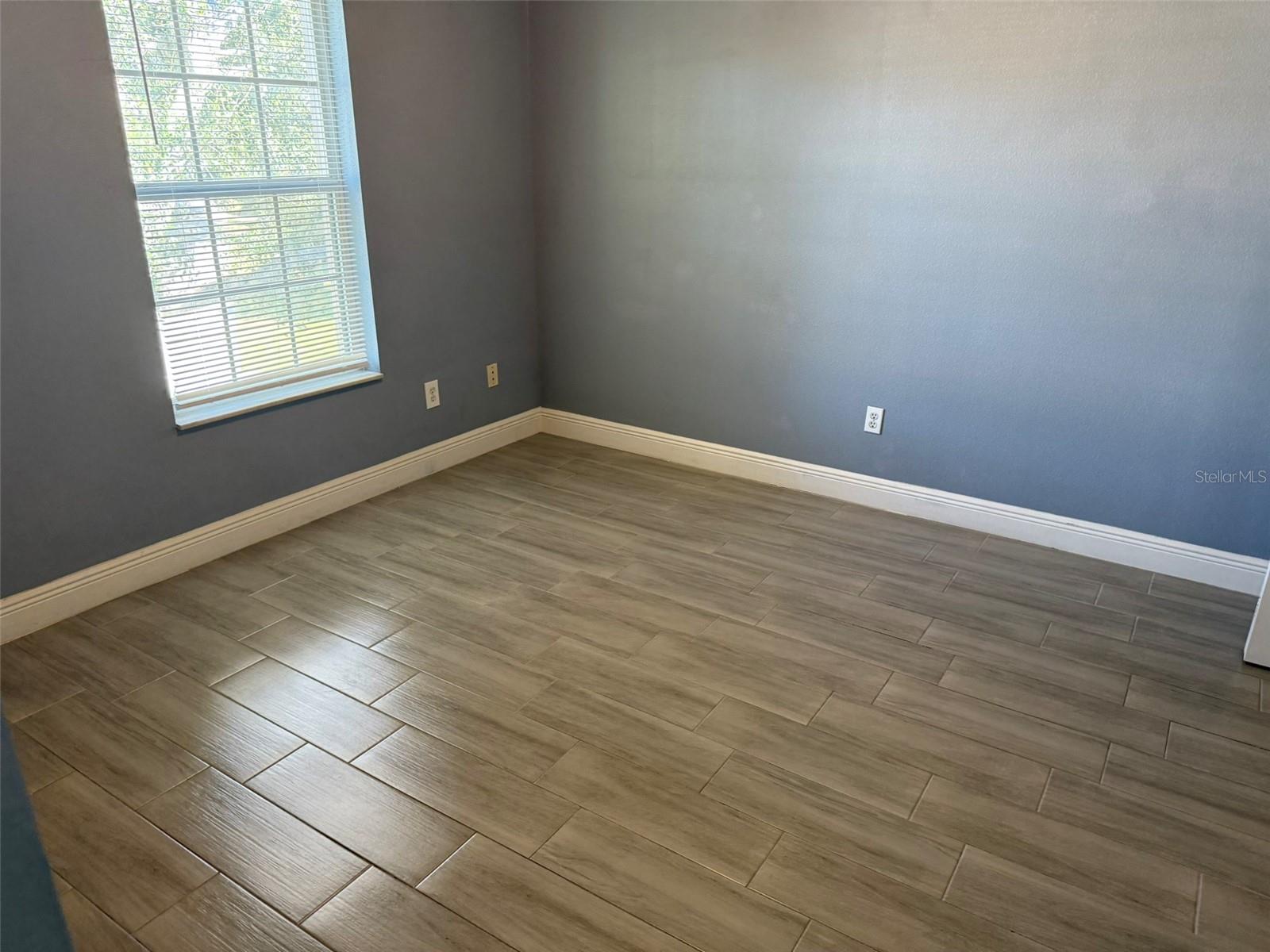 Image 13 of 34 For 1325 Lyonshire Drive