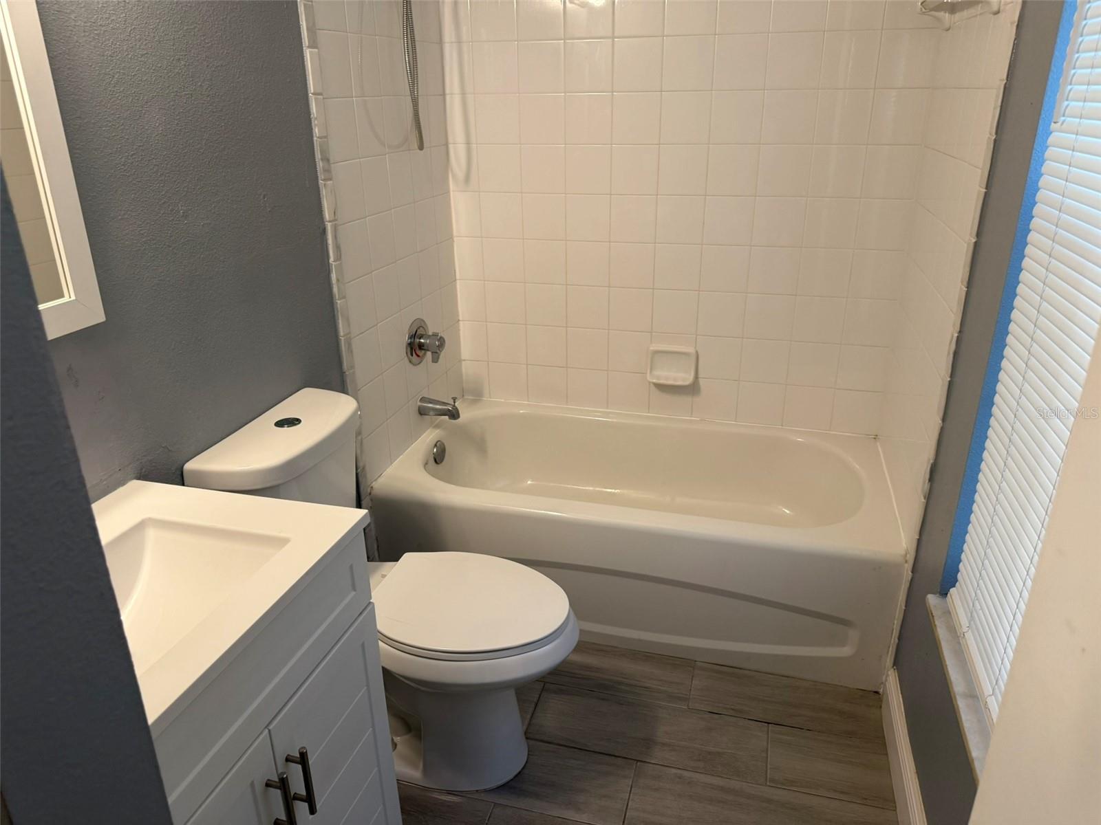 Image 14 of 34 For 1325 Lyonshire Drive