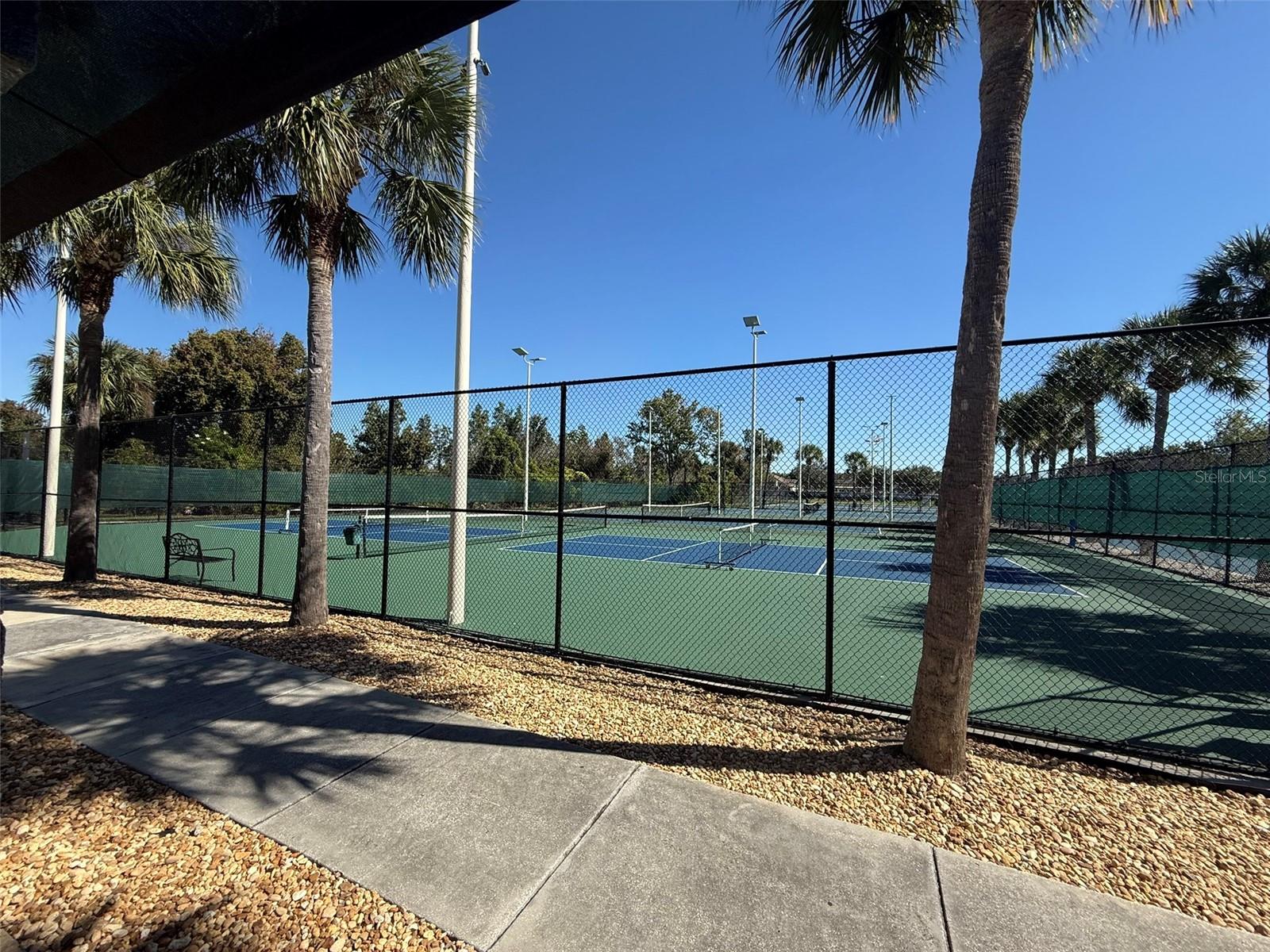 Image 27 of 34 For 1325 Lyonshire Drive