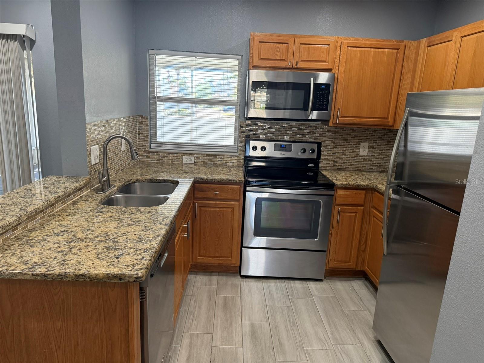 Image 4 of 34 For 1325 Lyonshire Drive