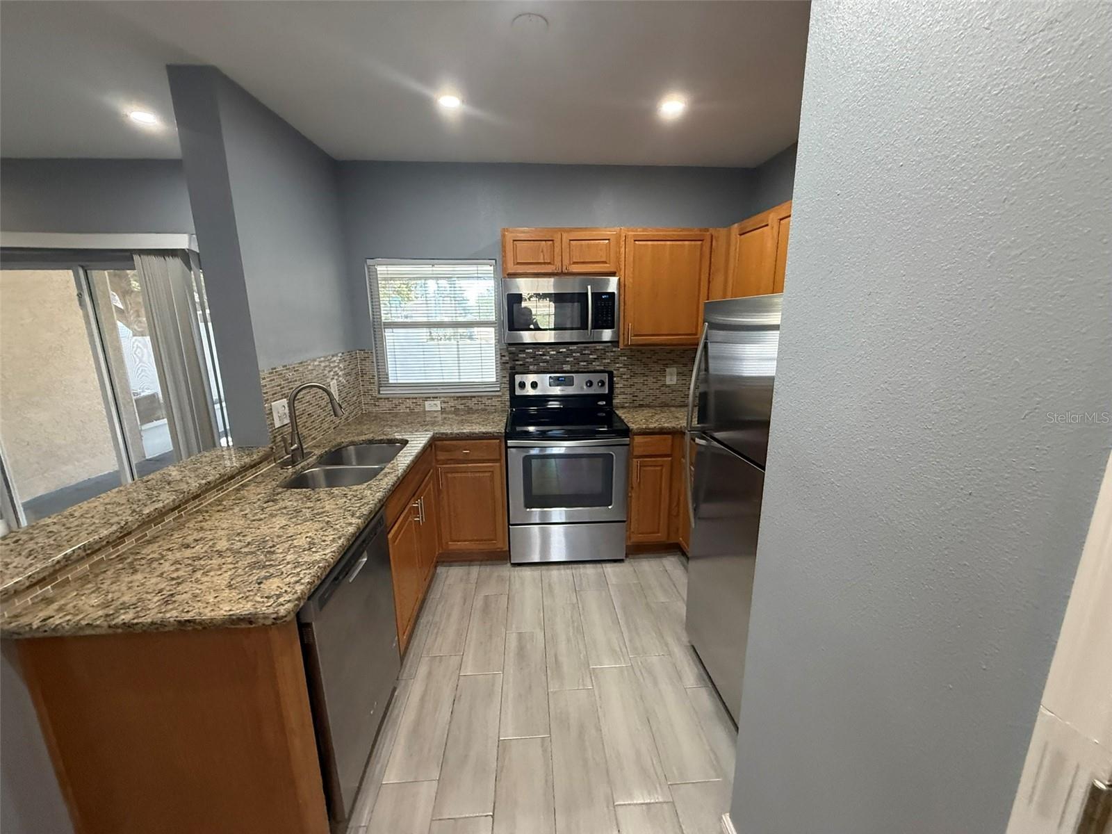 Image 5 of 34 For 1325 Lyonshire Drive