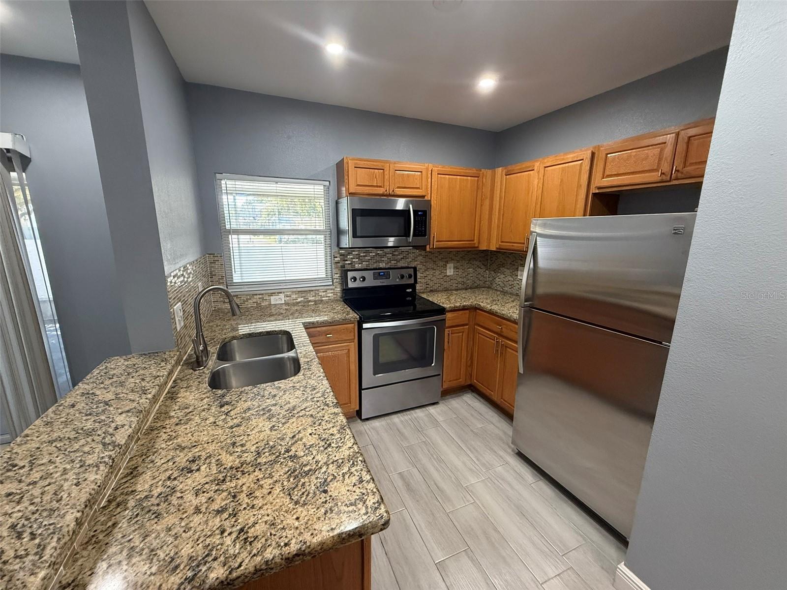 Image 6 of 34 For 1325 Lyonshire Drive