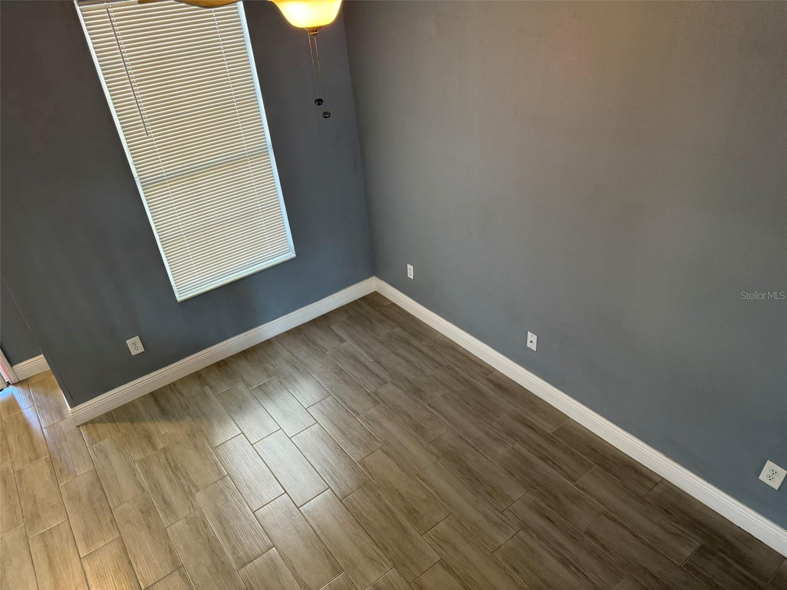 Image 8 of 34 For 1325 Lyonshire Drive