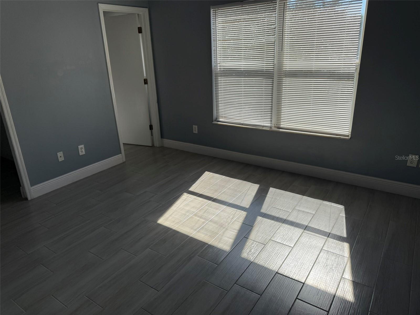 Image 9 of 34 For 1325 Lyonshire Drive