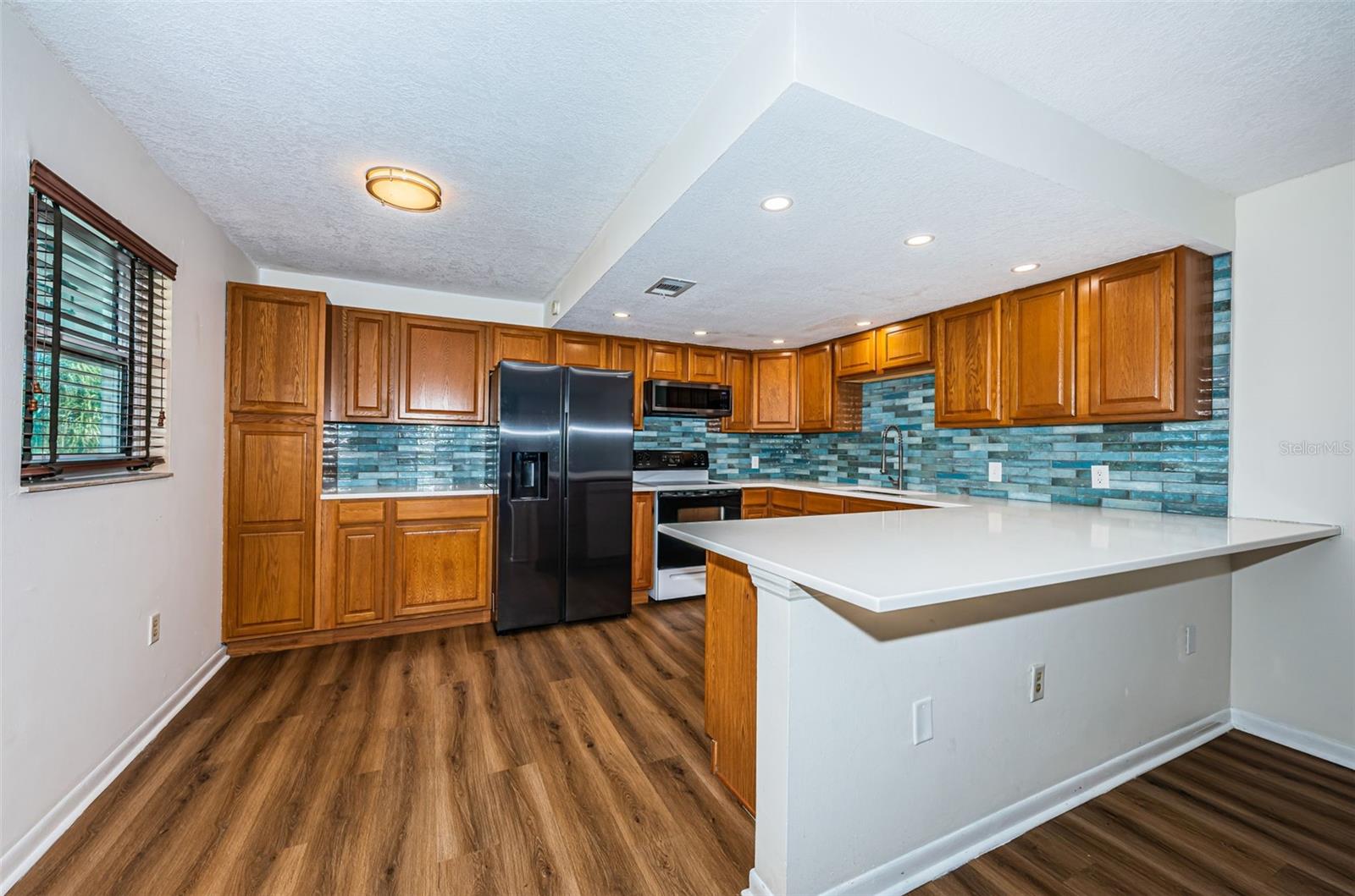 Image 13 of 34 For 4050 4th Street N 306