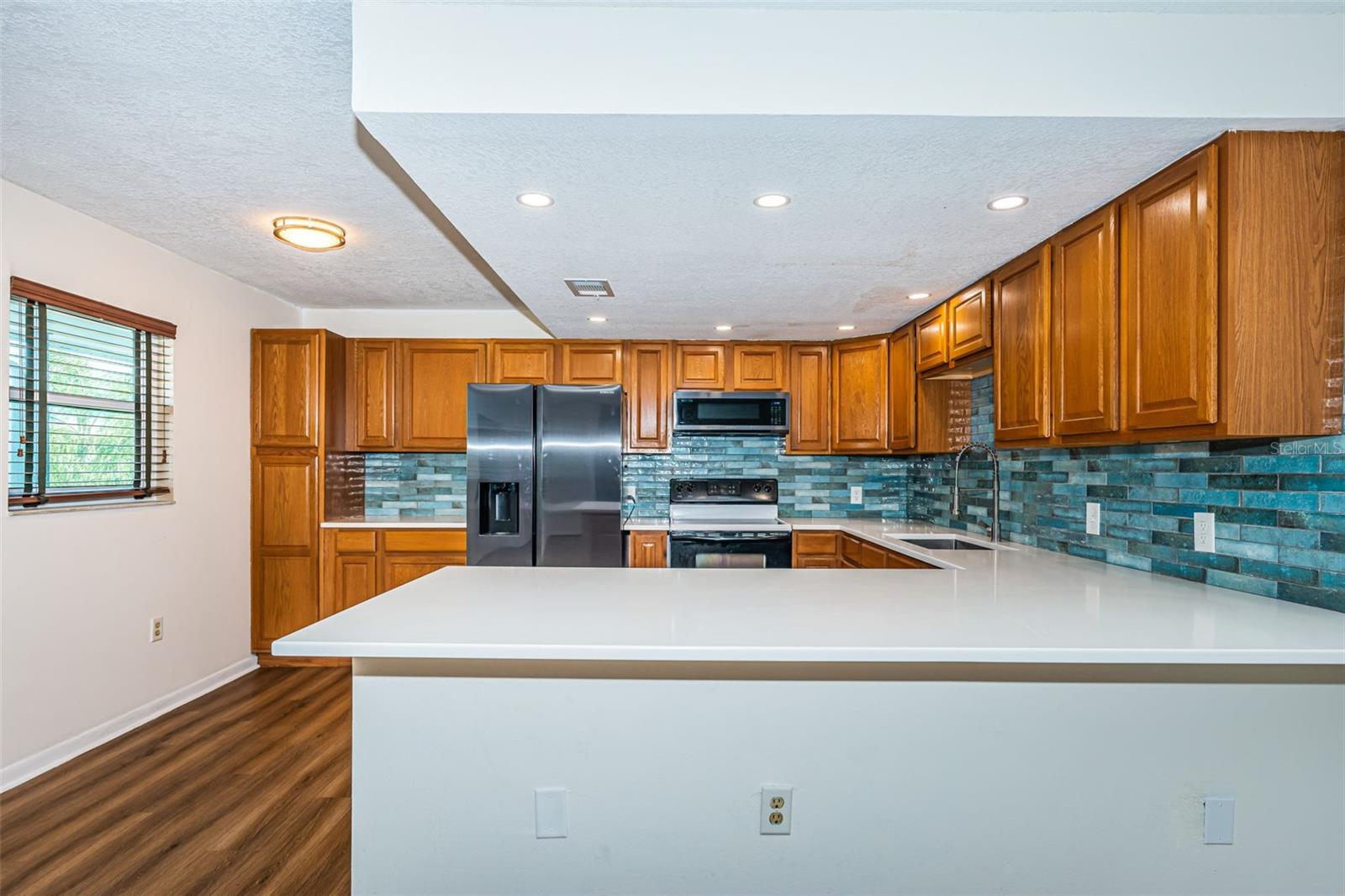 Image 14 of 34 For 4050 4th Street N 306