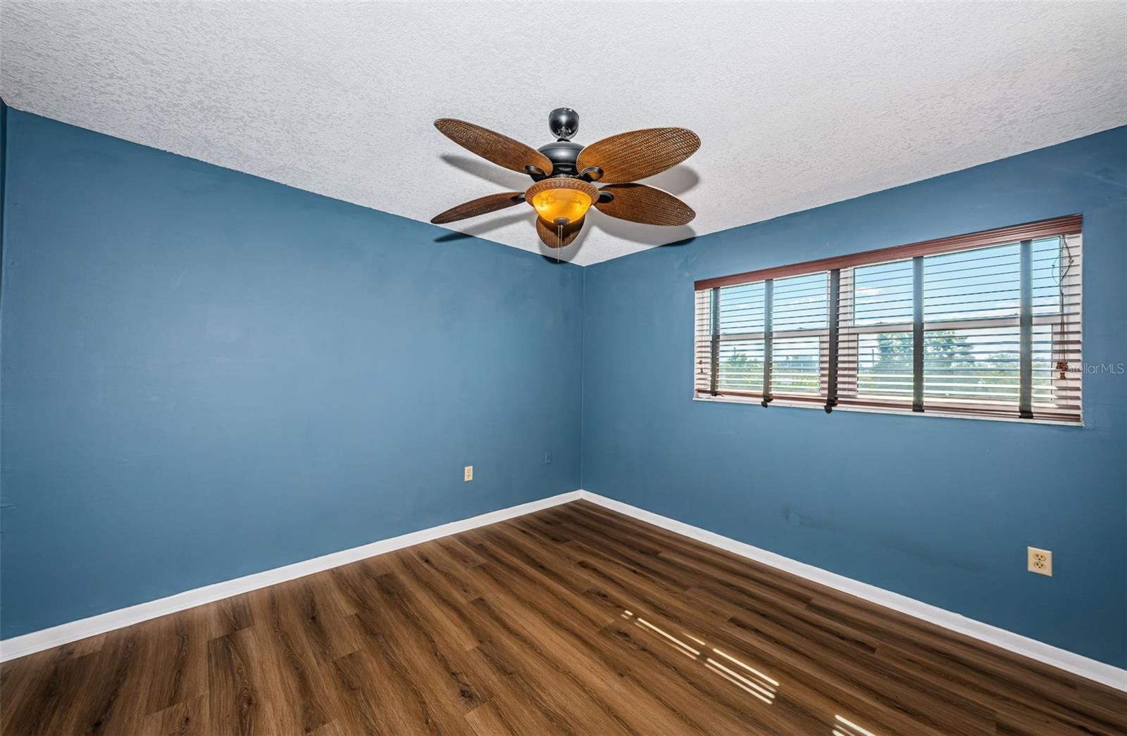 Image 17 of 34 For 4050 4th Street N 306