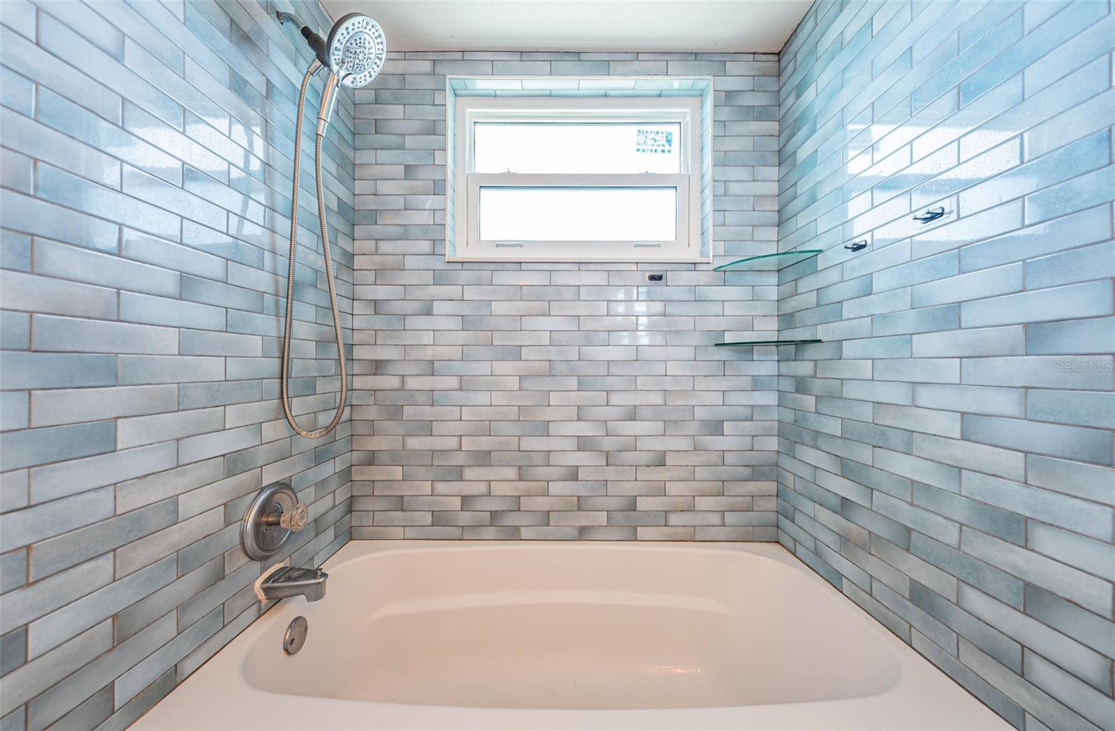 Image 22 of 34 For 4050 4th Street N 306