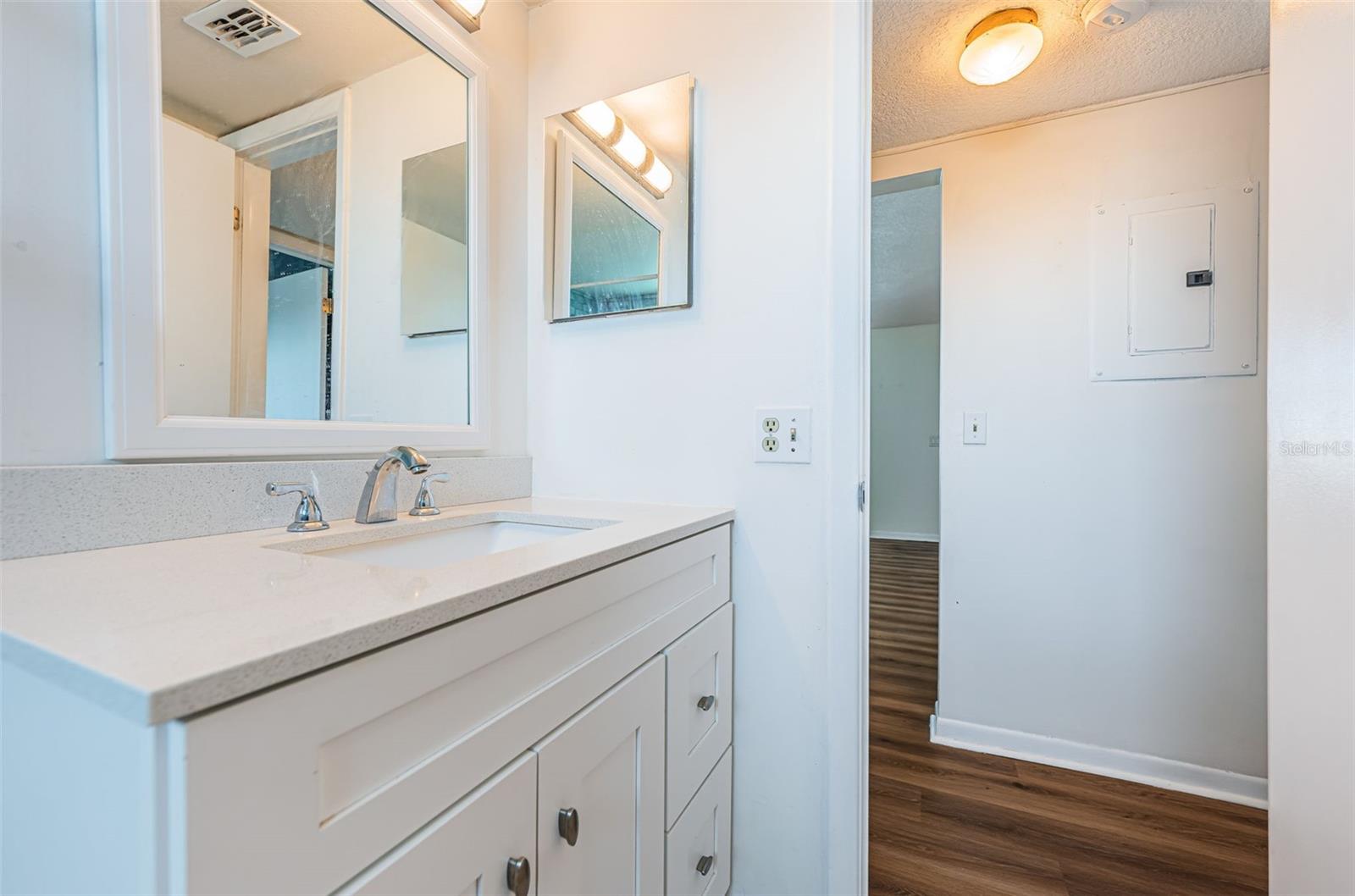 Image 23 of 34 For 4050 4th Street N 306