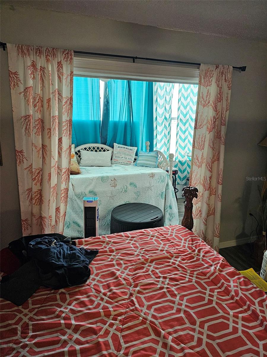 Image 3 of 12 For 4775 Cove Circle 705