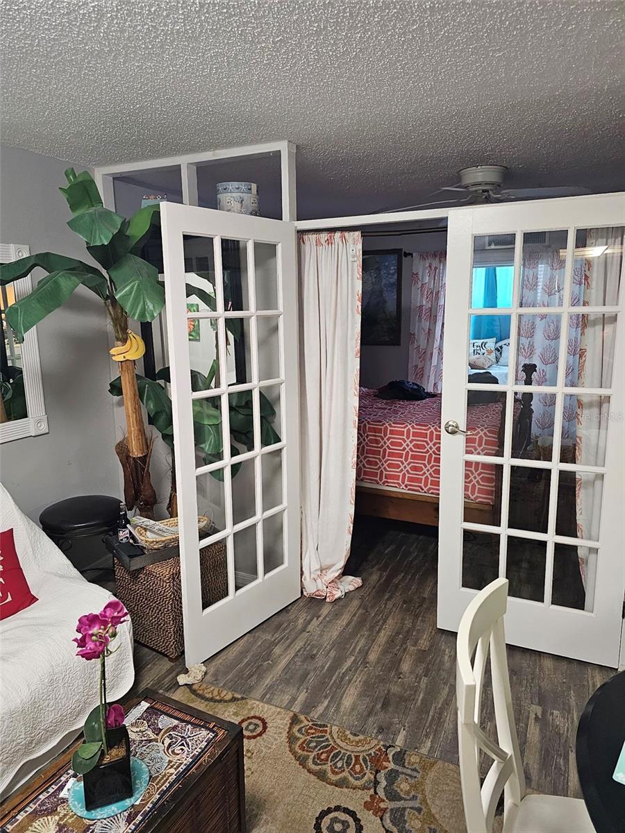 Image 4 of 12 For 4775 Cove Circle 705