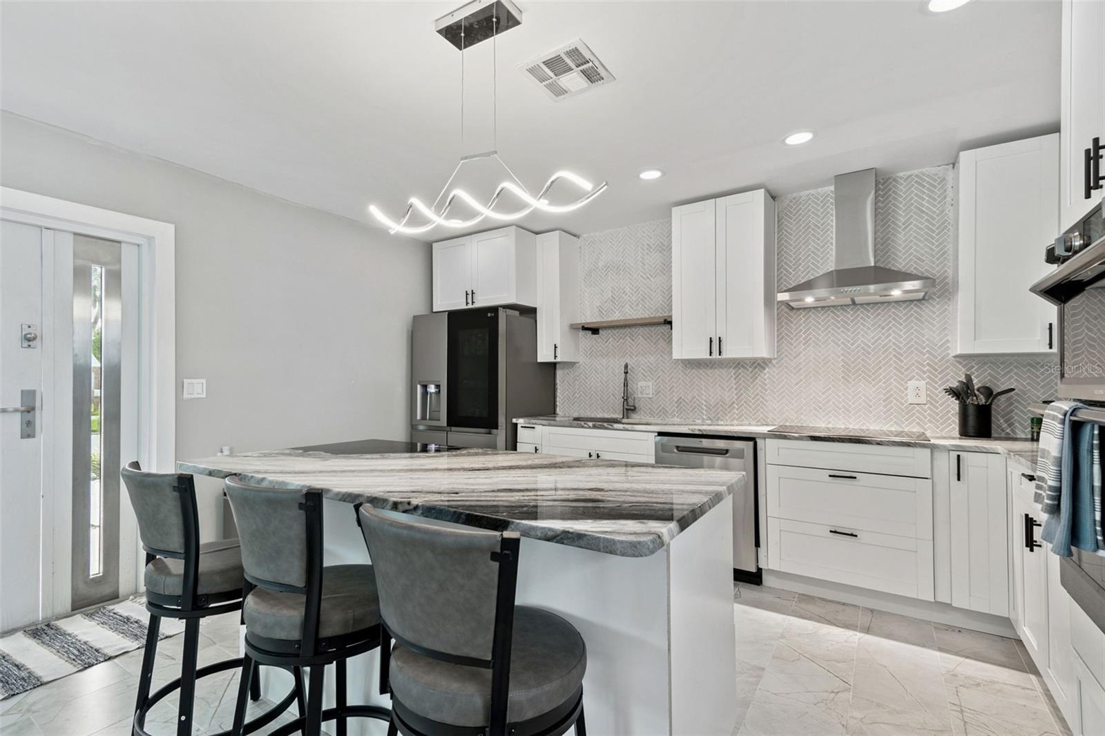 Image 18 of 91 For 760 Bohenia Circle S