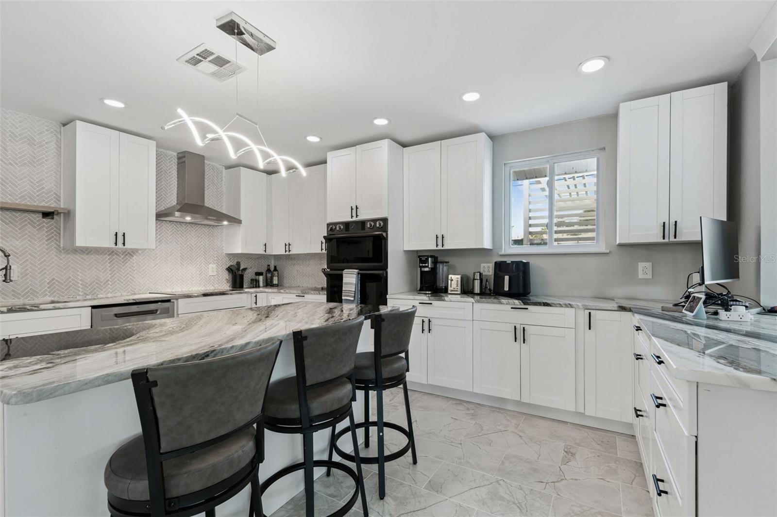 Image 19 of 91 For 760 Bohenia Circle S