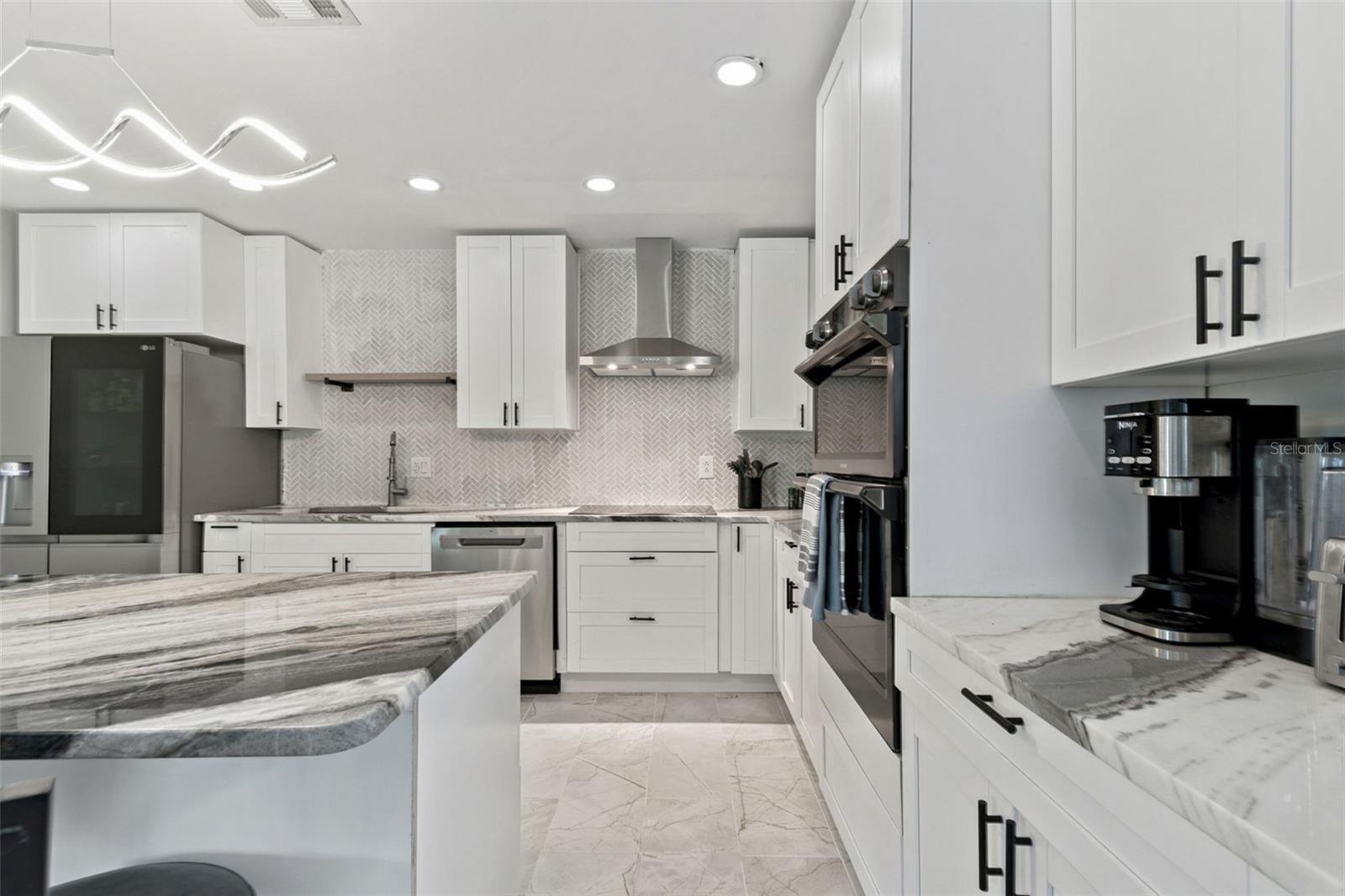 Image 20 of 91 For 760 Bohenia Circle S