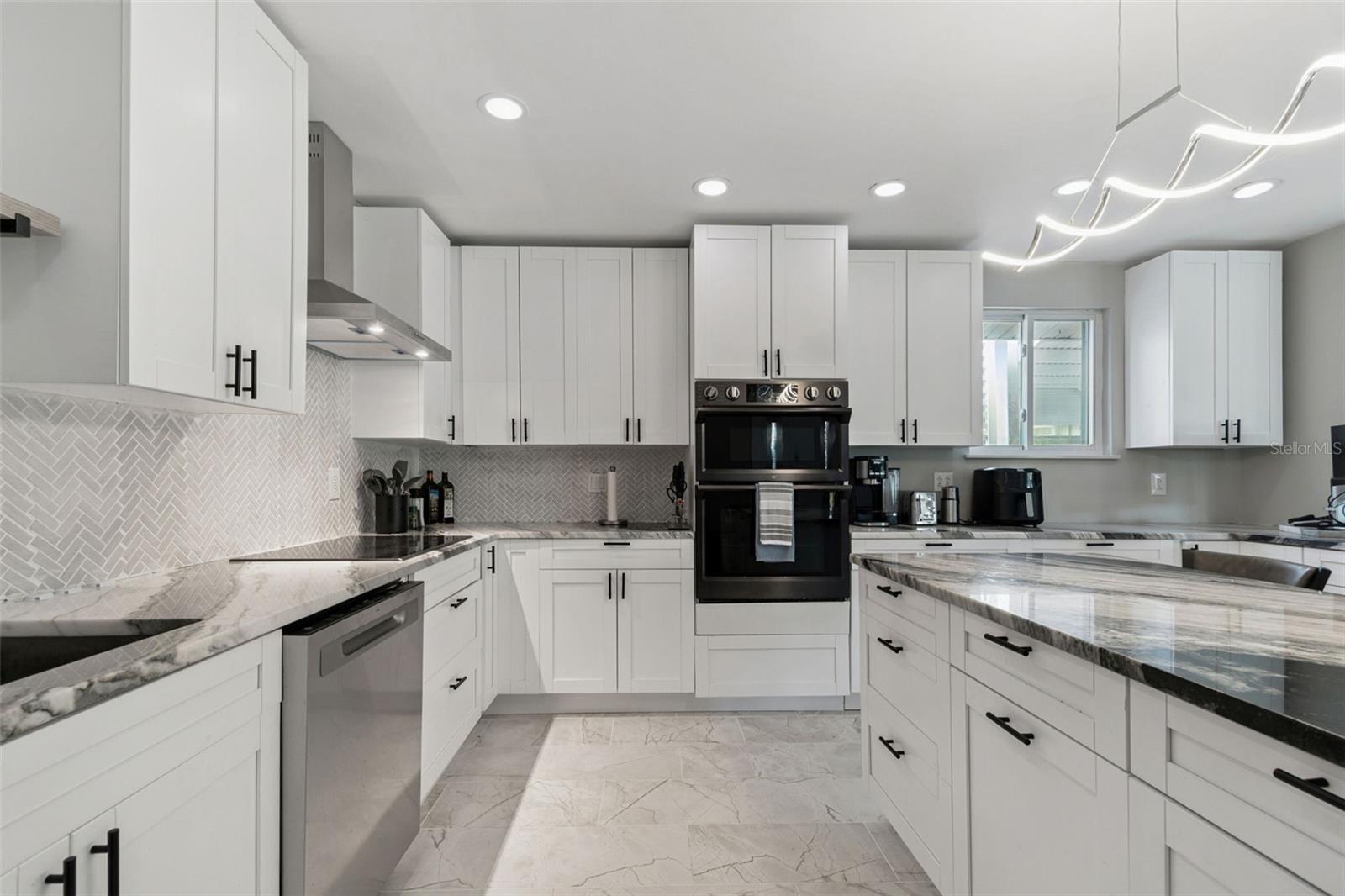 Image 21 of 91 For 760 Bohenia Circle S