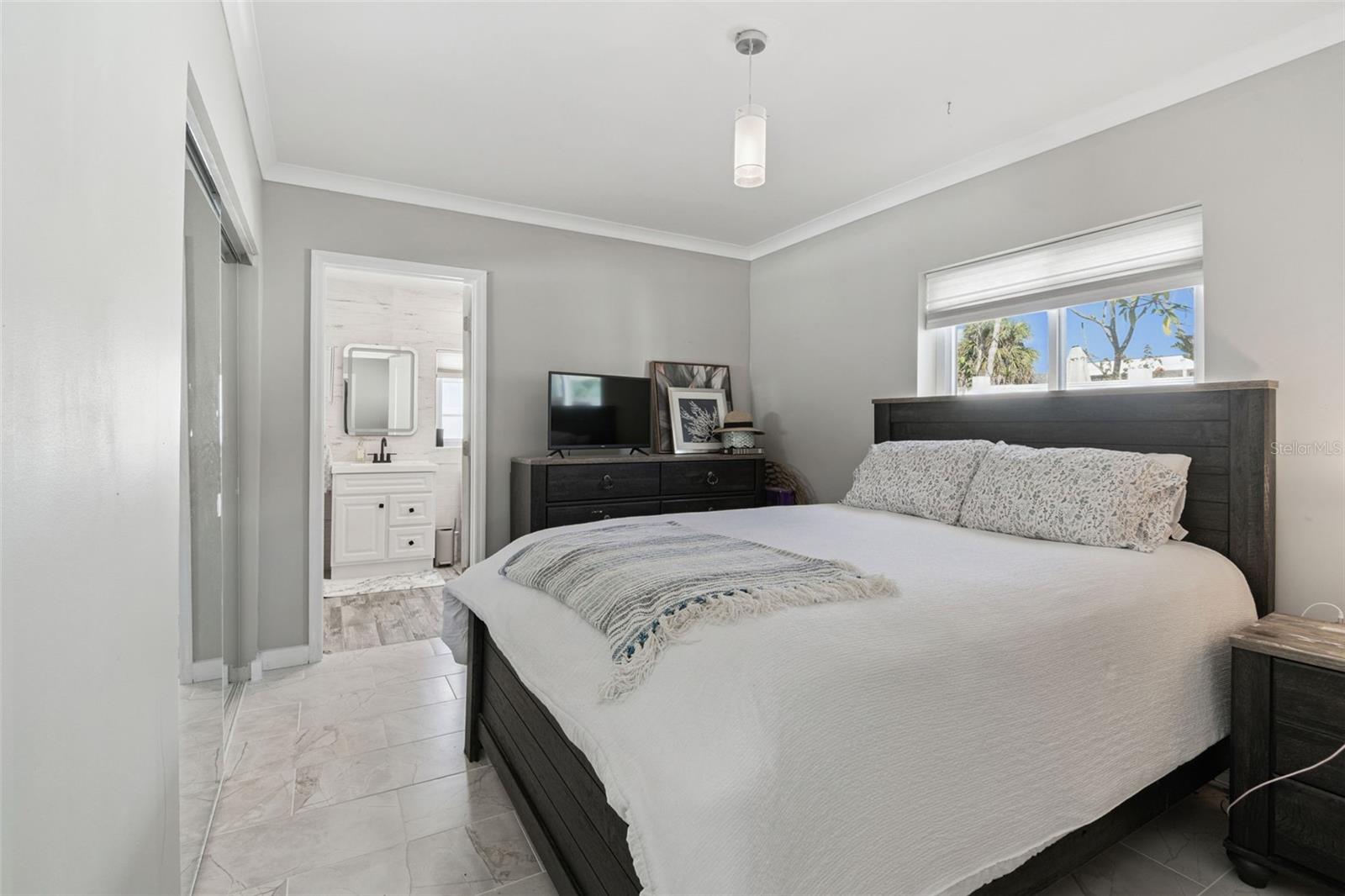 Image 45 of 91 For 760 Bohenia Circle S