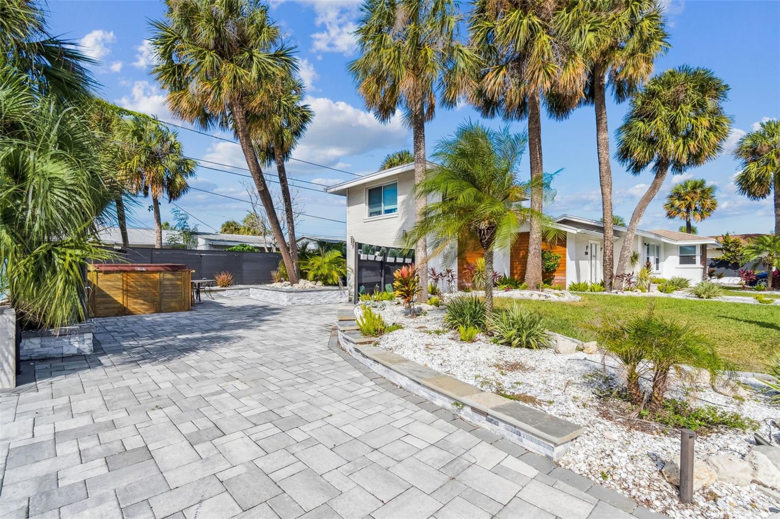 Image 5 of 91 For 760 Bohenia Circle S