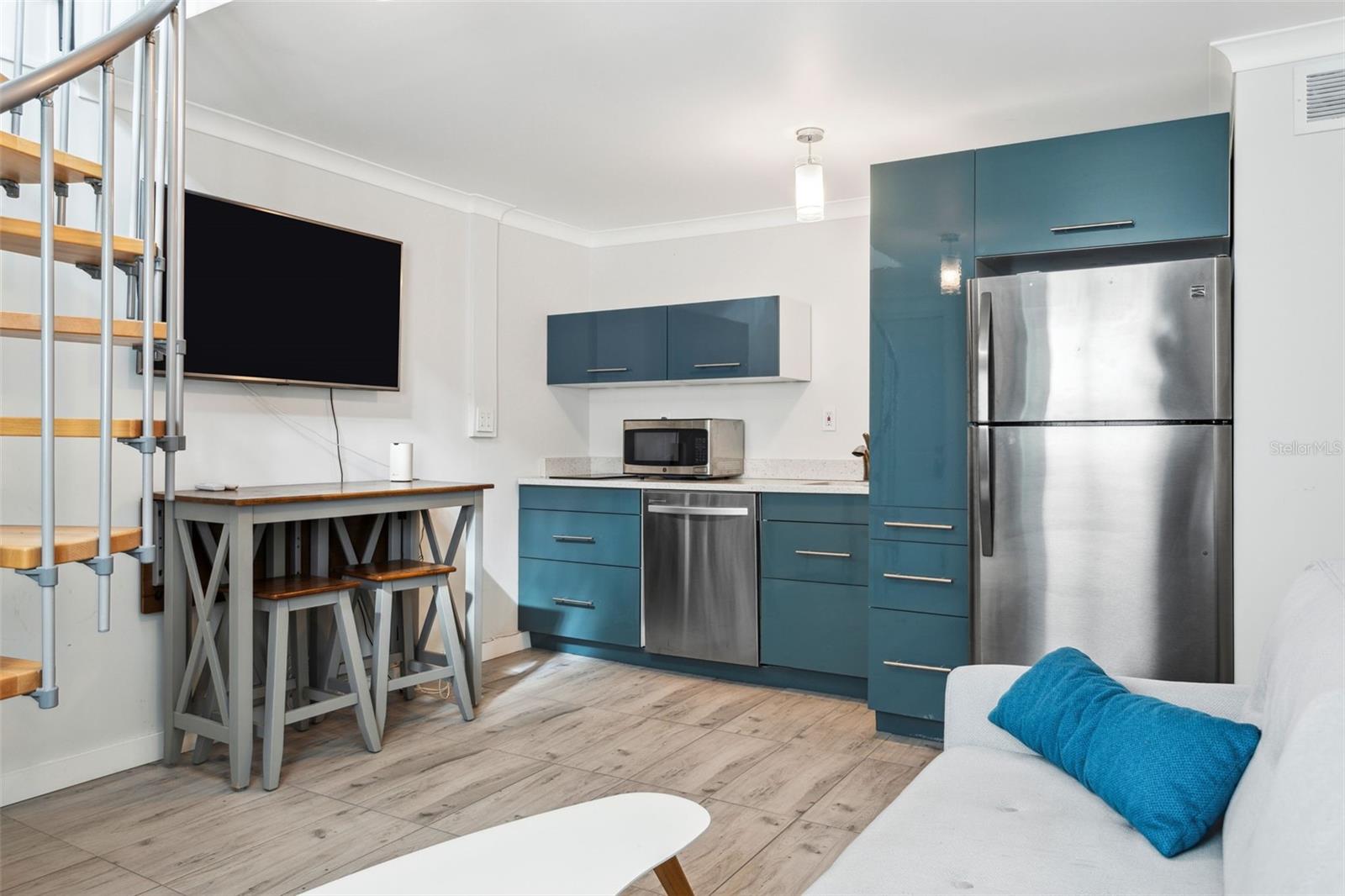 Image 67 of 91 For 760 Bohenia Circle S