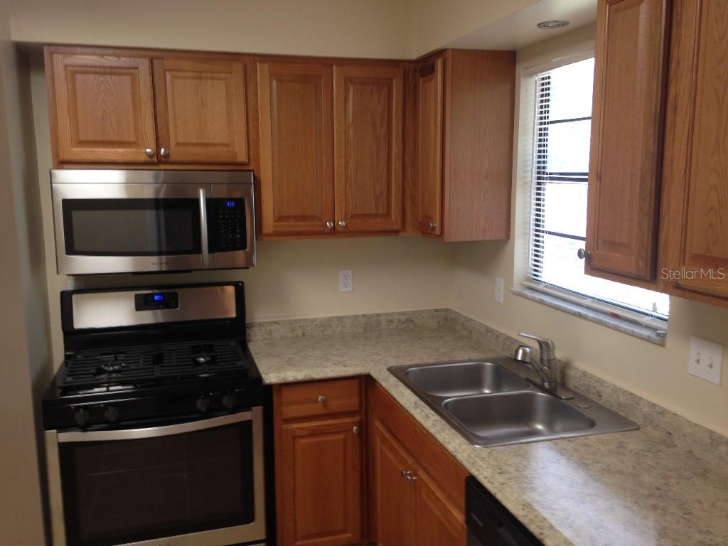 Image 5 of 15 For 2829 40th Place