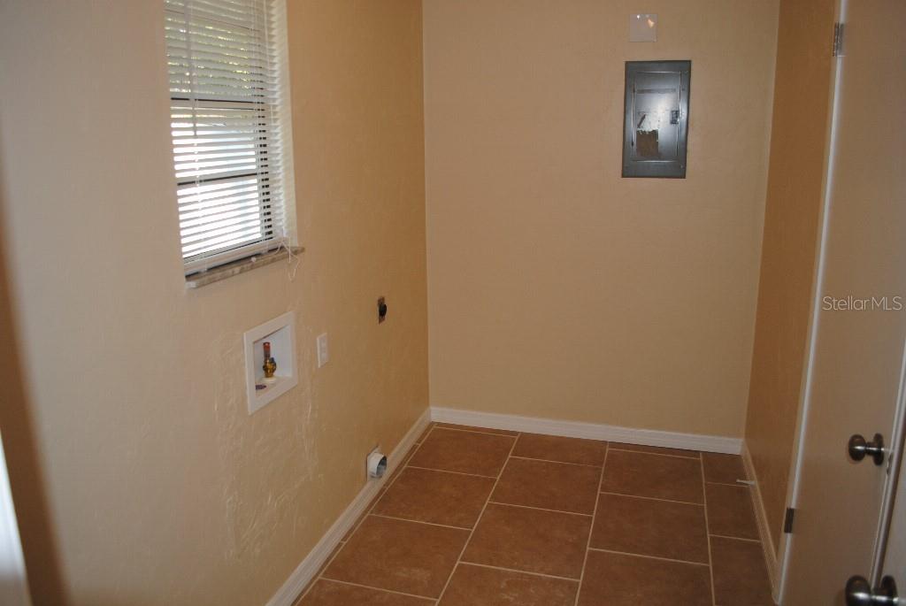 Image 9 of 15 For 2829 40th Place