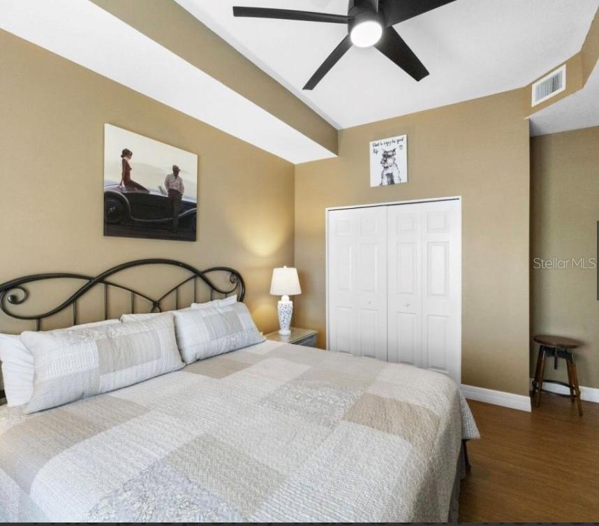 Image 11 of 25 For 13235 Gulf Boulevard 315