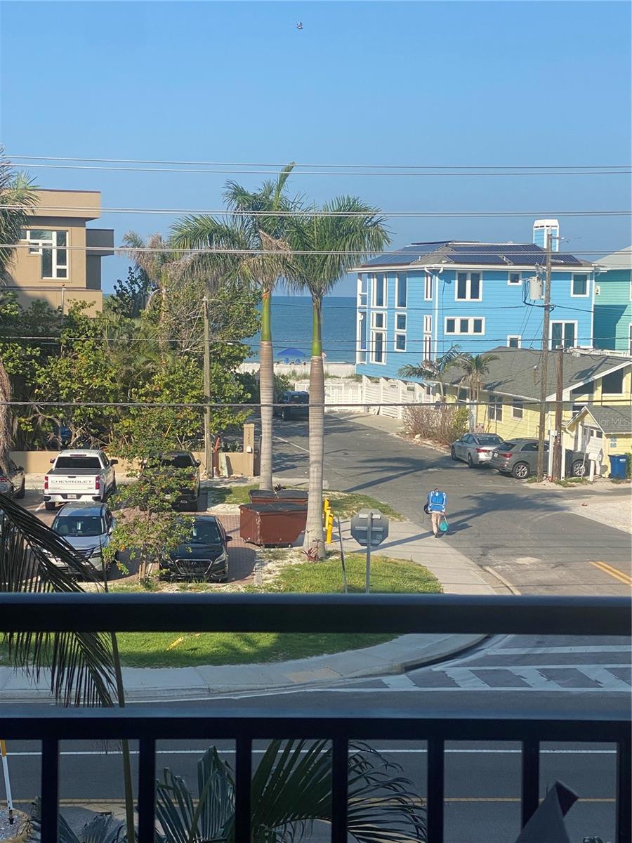 Image 23 of 25 For 13235 Gulf Boulevard 315