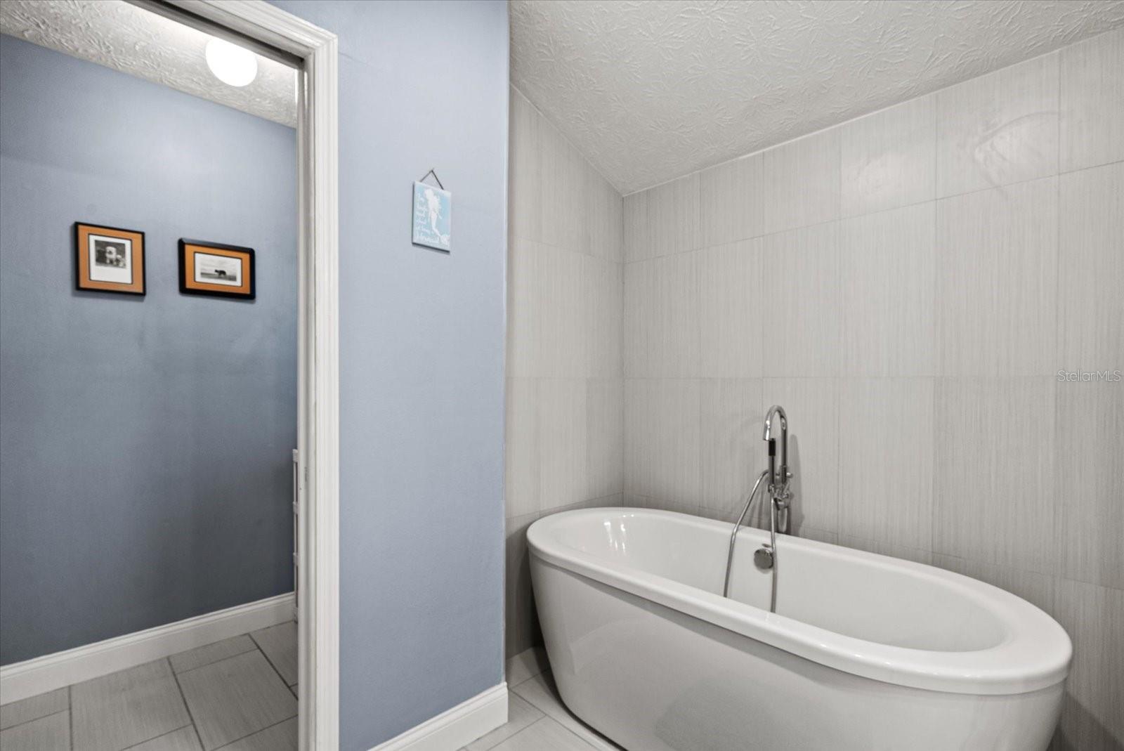 Image 27 of 46 For 16516 Oley Ridge Court