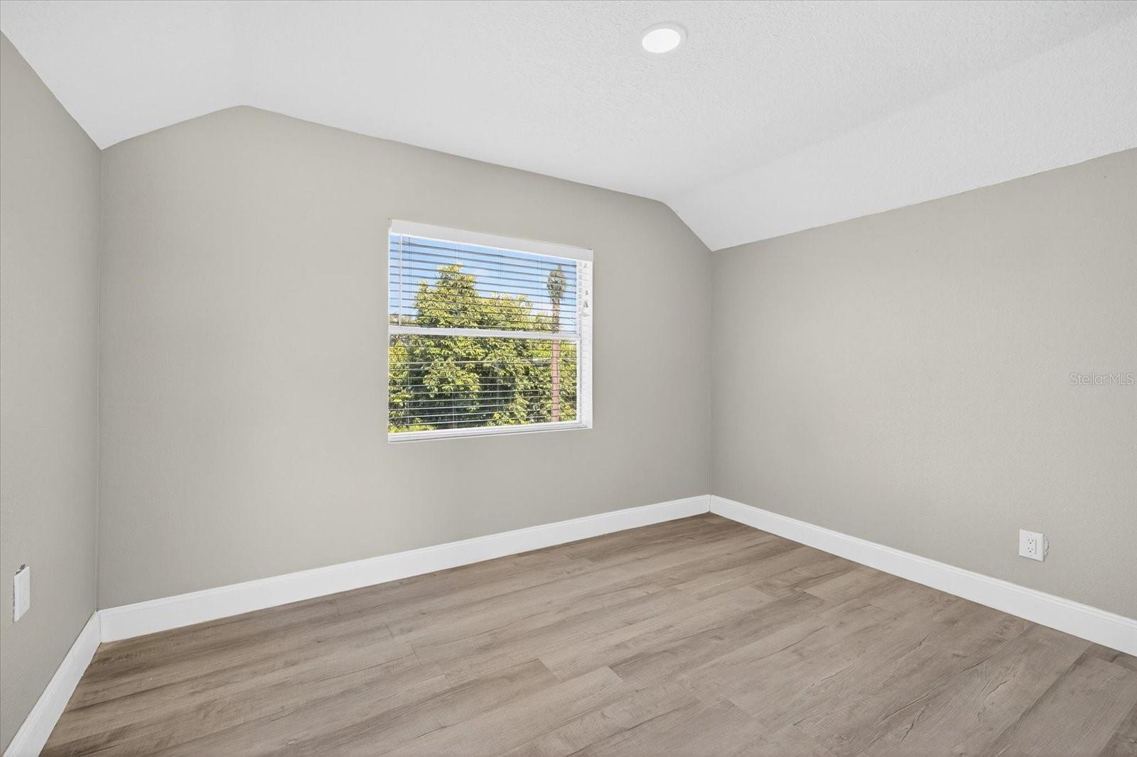 Image 26 of 34 For 1048 Lime Street