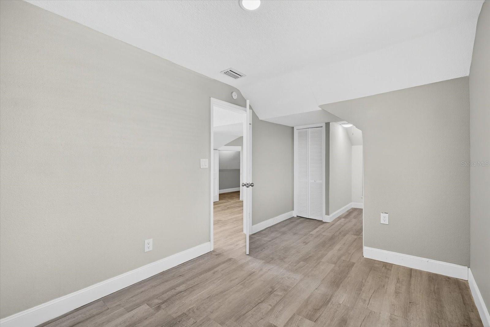 Image 28 of 34 For 1048 Lime Street