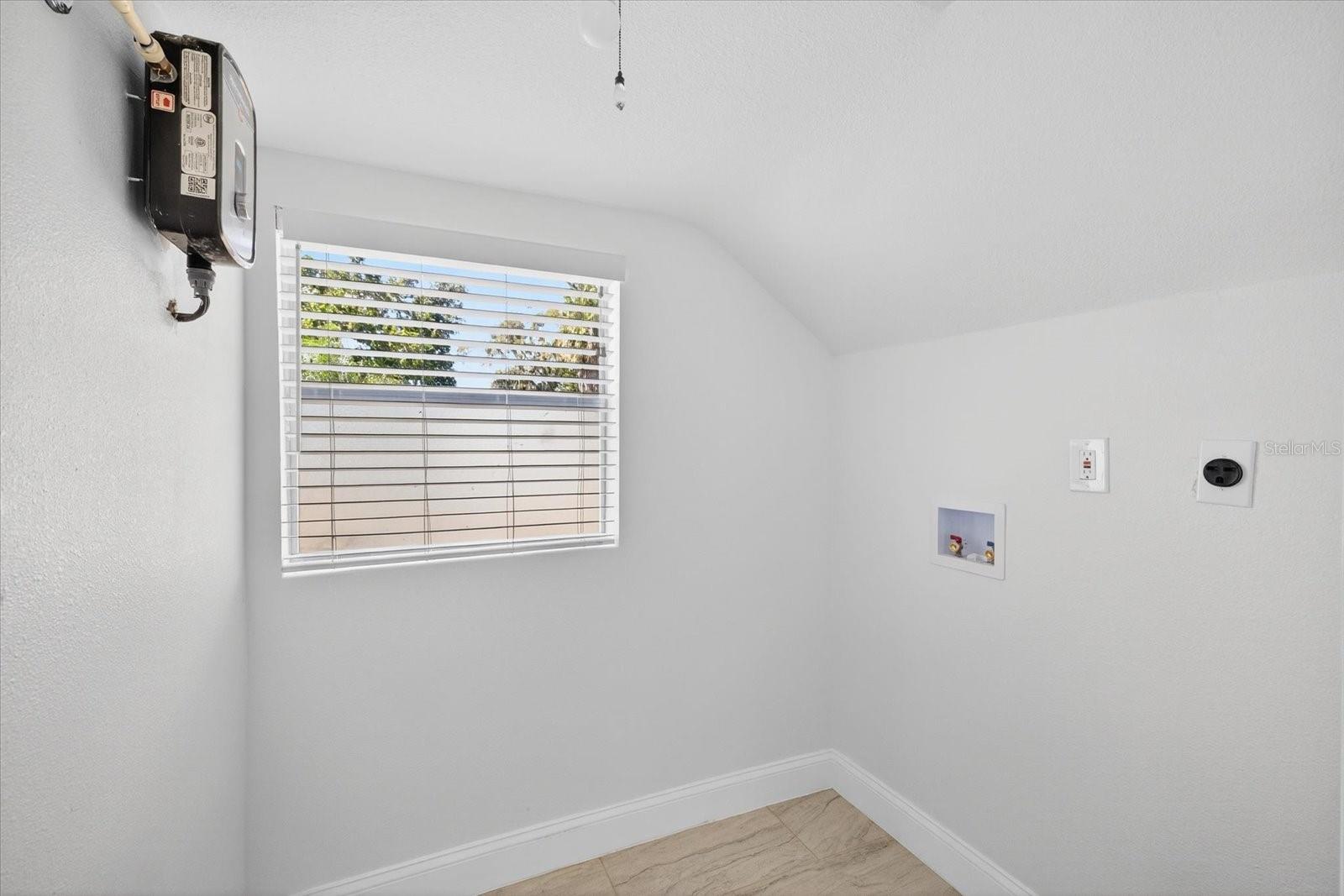 Image 30 of 34 For 1048 Lime Street