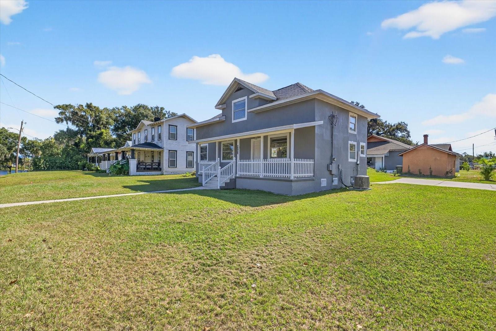 Image 4 of 34 For 1048 Lime Street