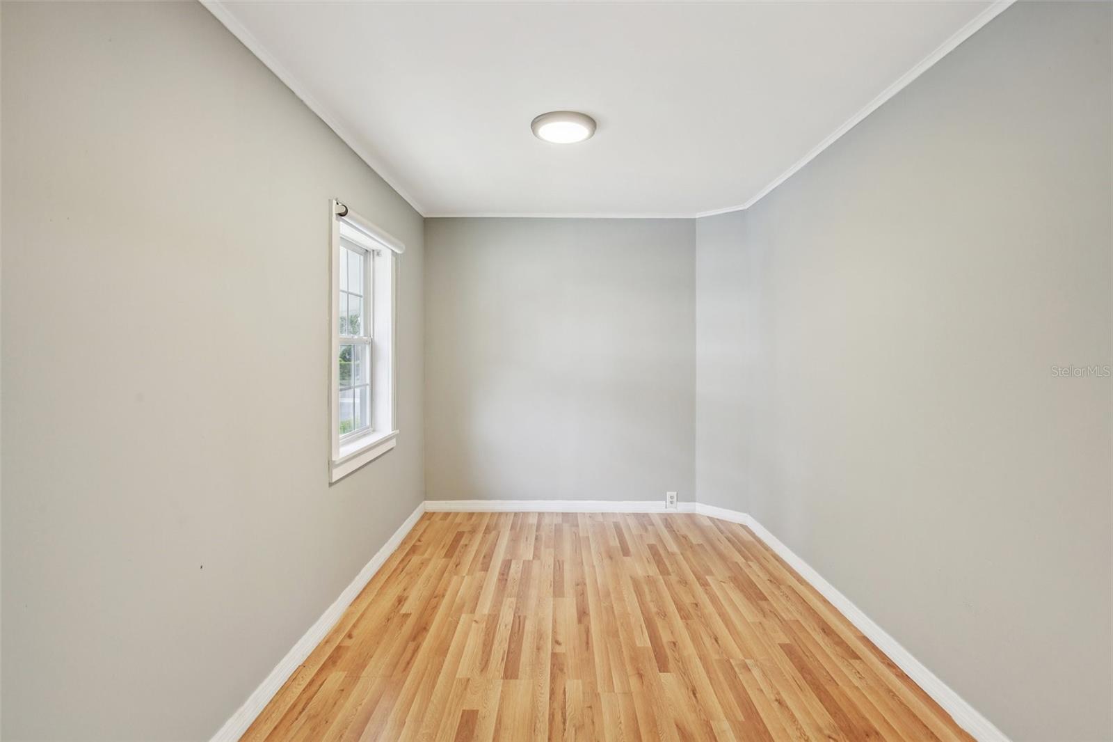 Image 11 of 53 For 924 Vistabula Street