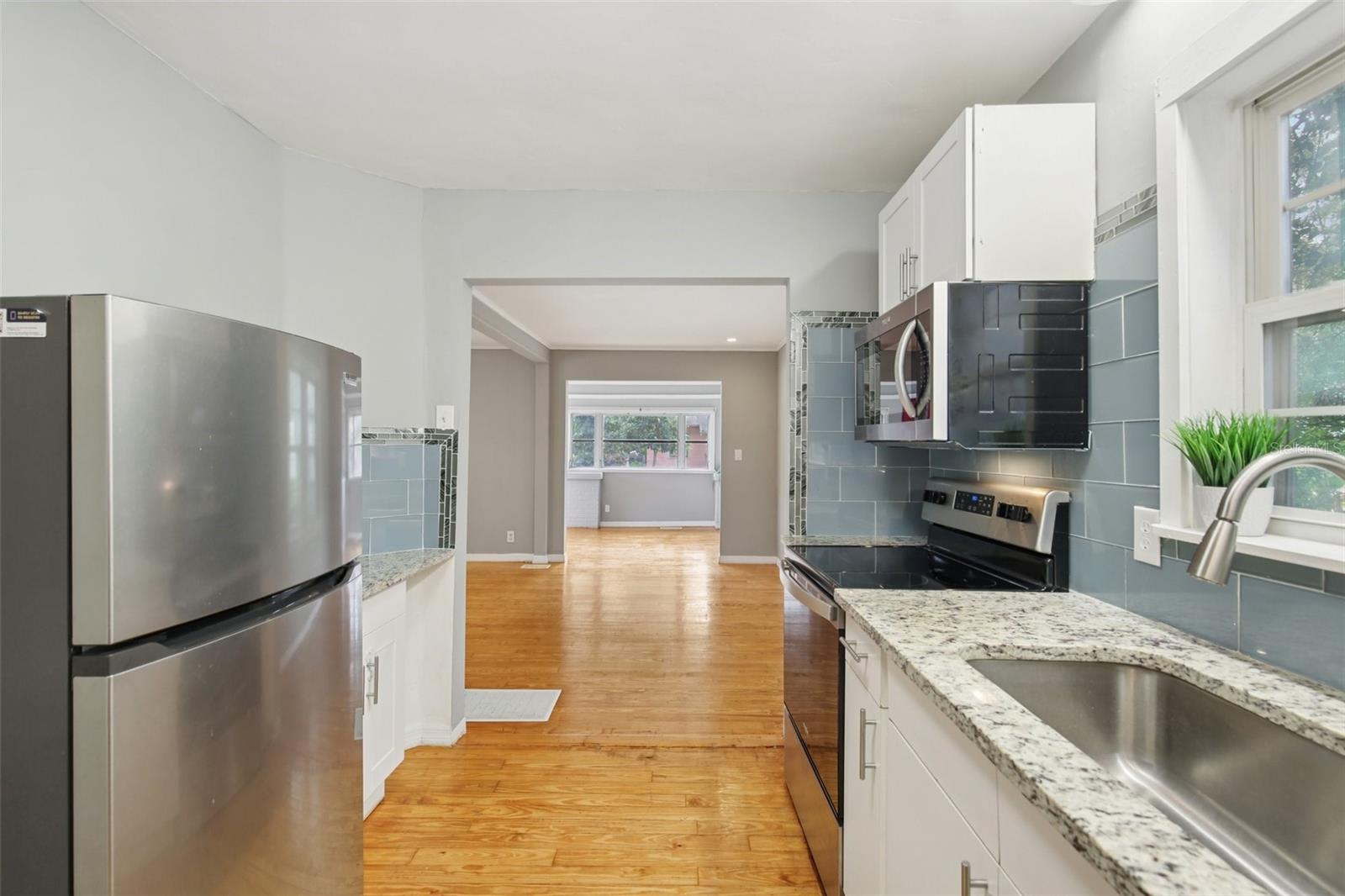 Image 19 of 53 For 924 Vistabula Street