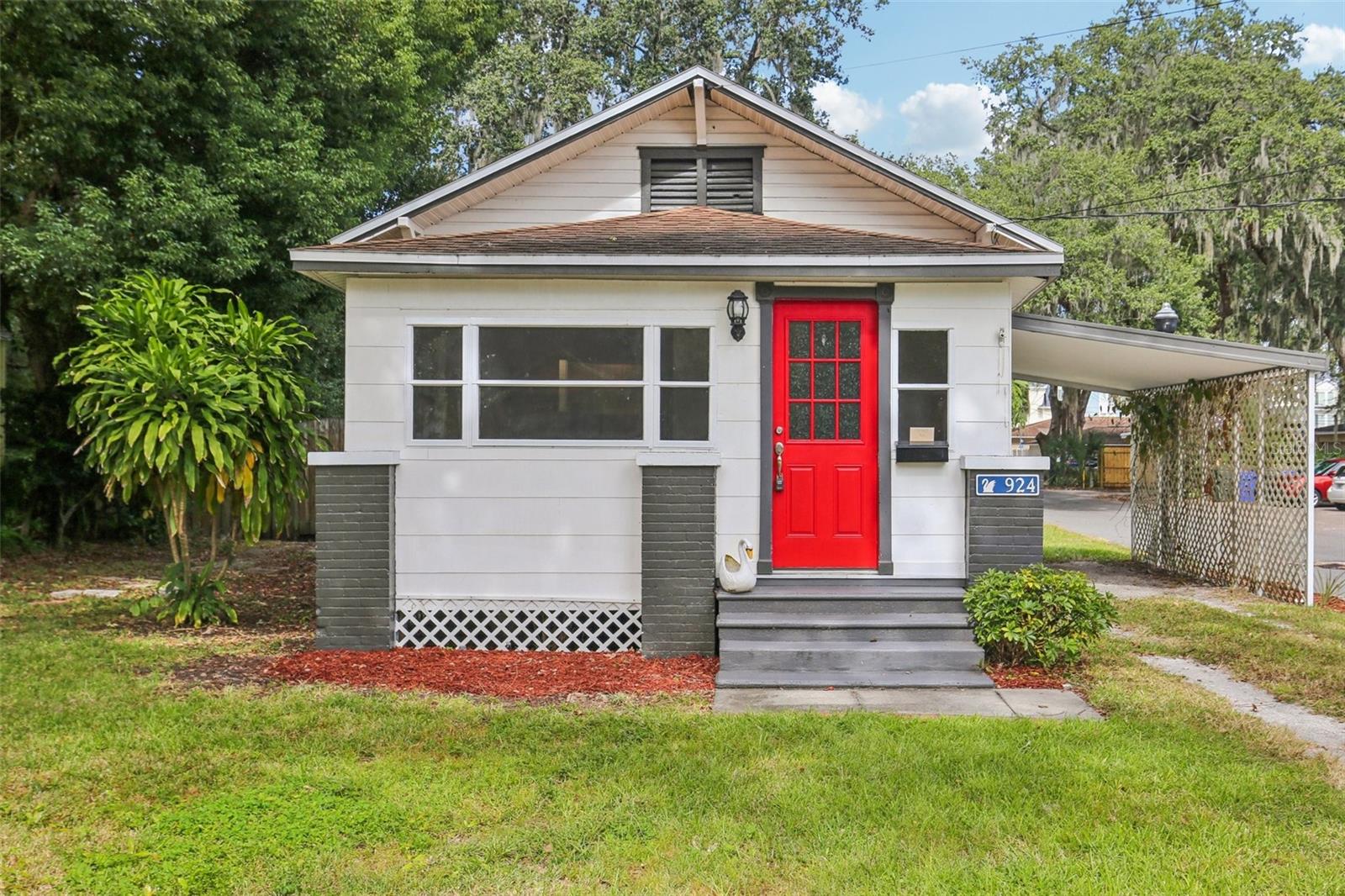 Image 2 of 53 For 924 Vistabula Street