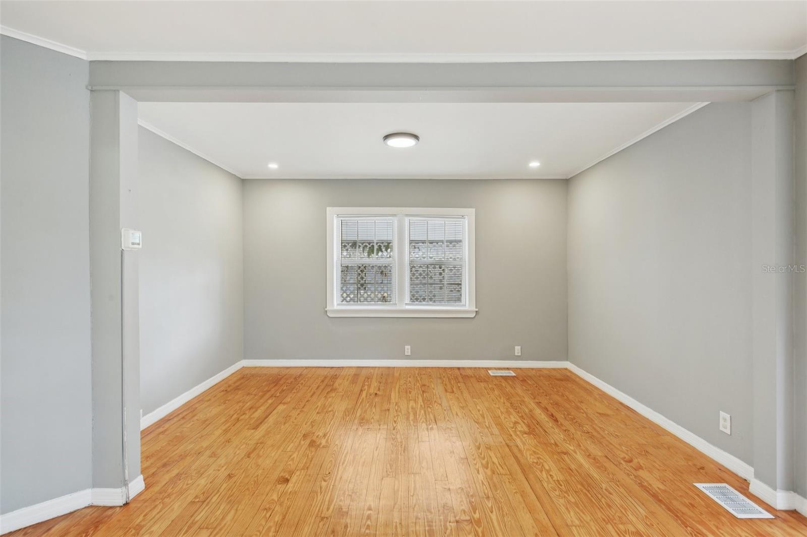 Image 22 of 53 For 924 Vistabula Street