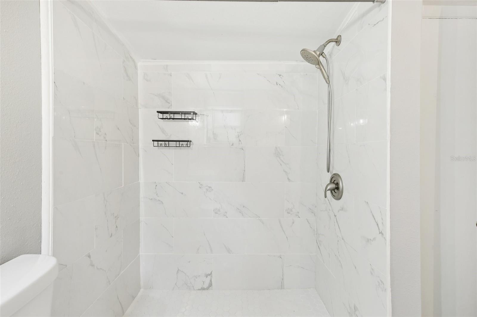 Image 27 of 53 For 924 Vistabula Street