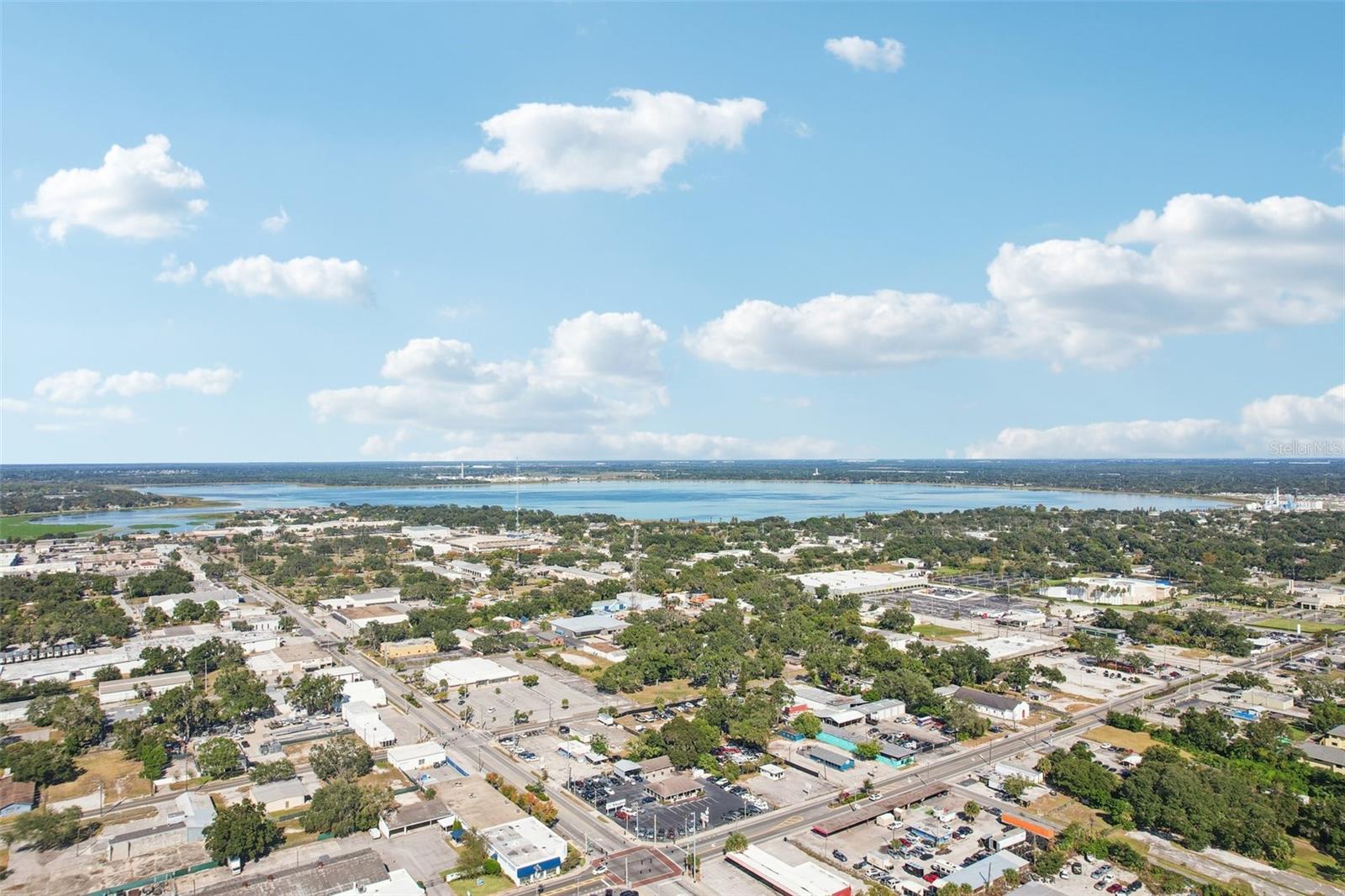 Image 36 of 53 For 924 Vistabula Street