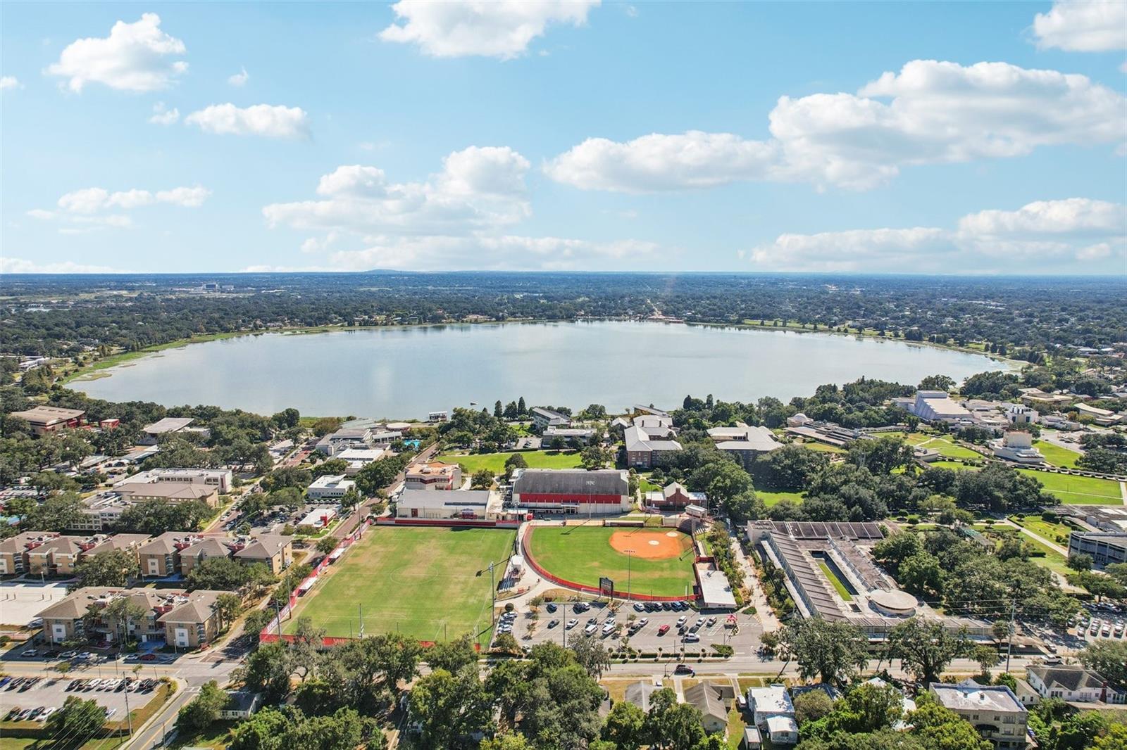 Image 37 of 53 For 924 Vistabula Street