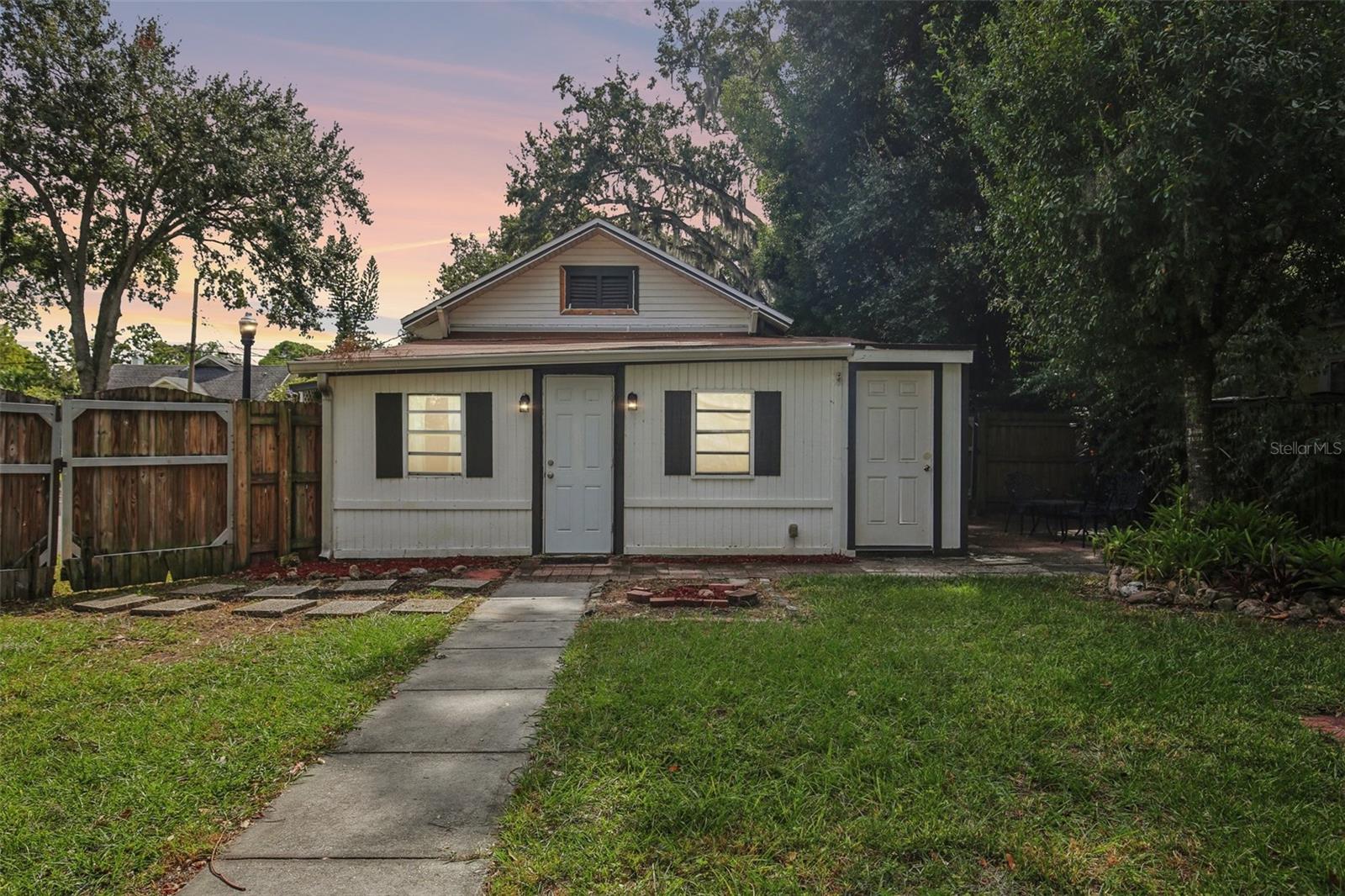 Image 5 of 53 For 924 Vistabula Street