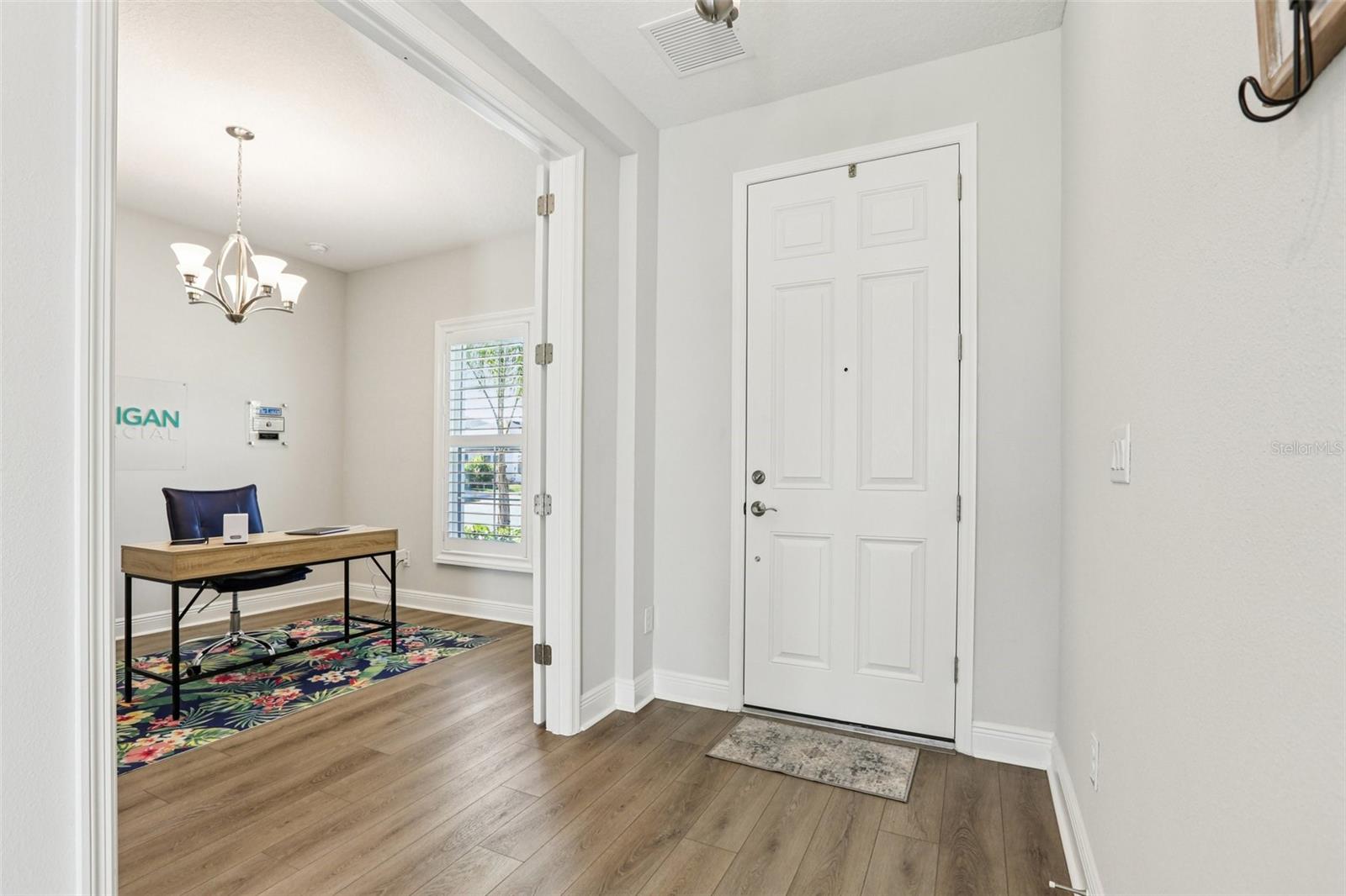 Listing photo id 2 for 14733 Gallop Run Drive