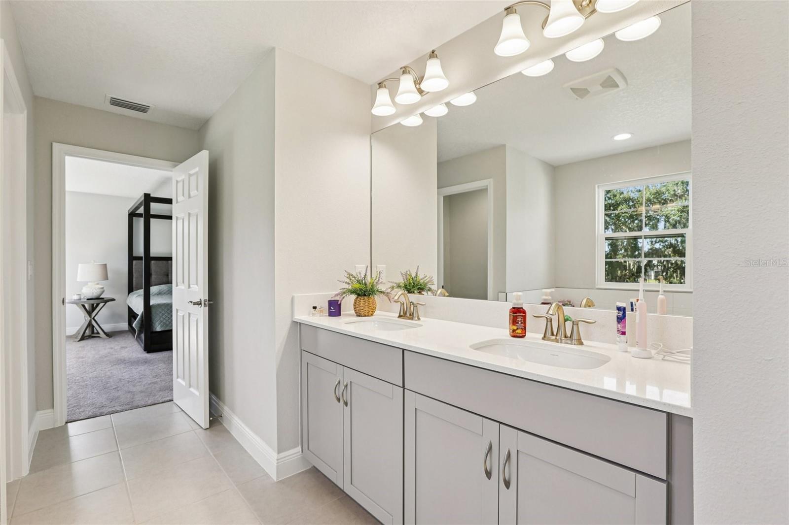 Listing photo id 40 for 14733 Gallop Run Drive